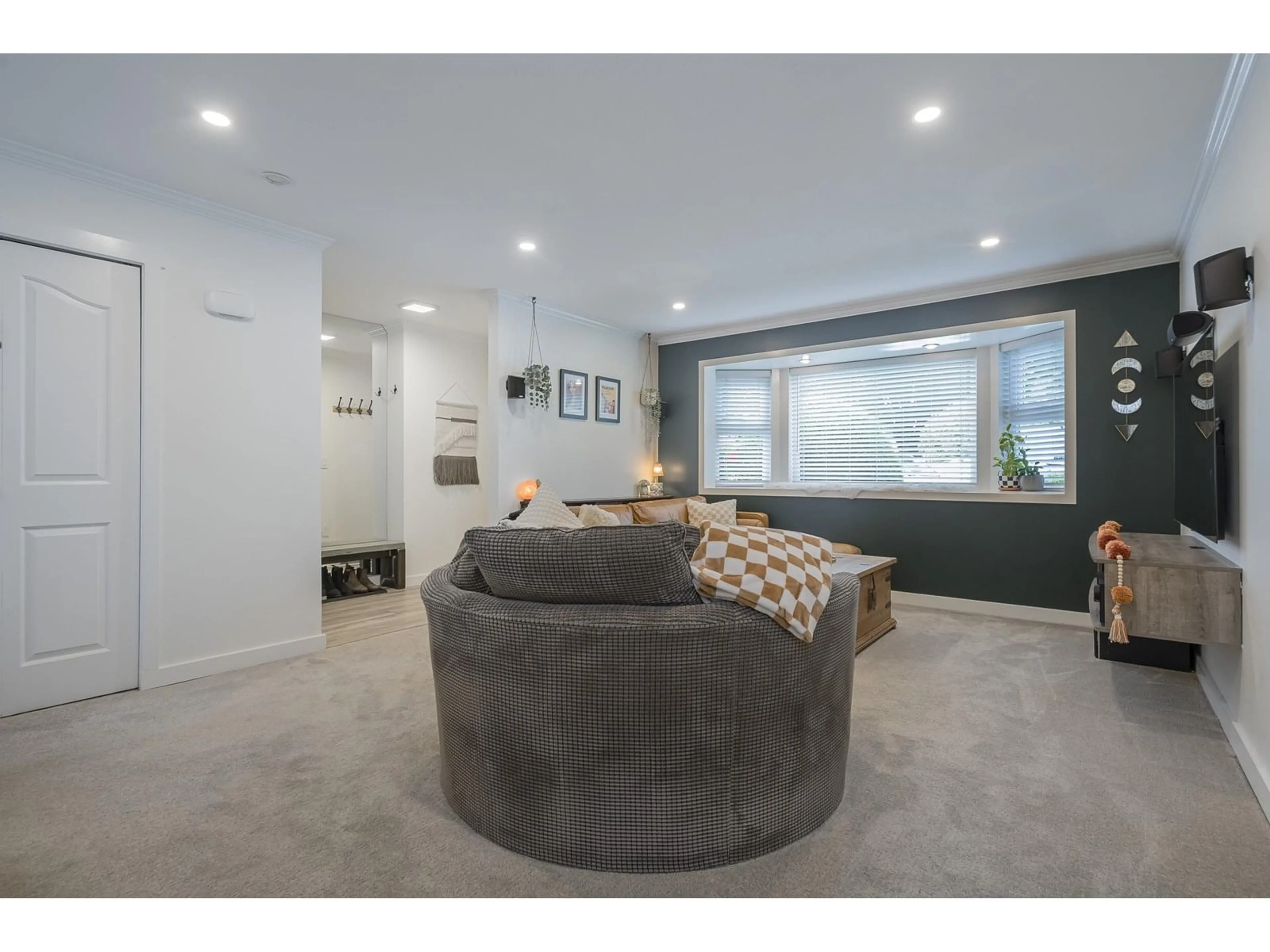 Living room with furniture, unknown for 5 - 20738 DOUGLAS, Langley British Columbia V3A4B9