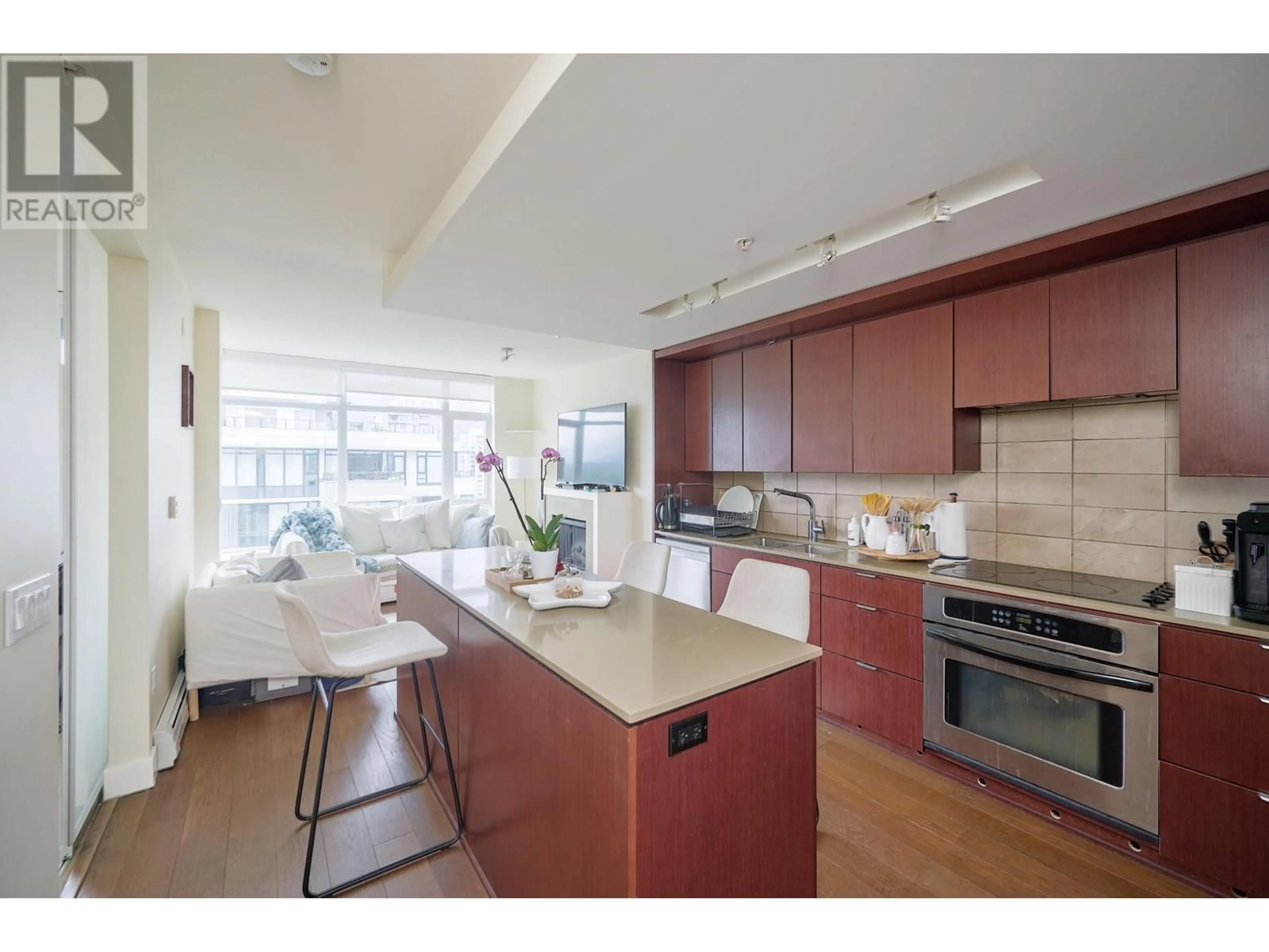 Open concept kitchen, unknown for 1406 - 1320 CHESTERFIELD AVENUE, North Vancouver British Columbia V7M9A7