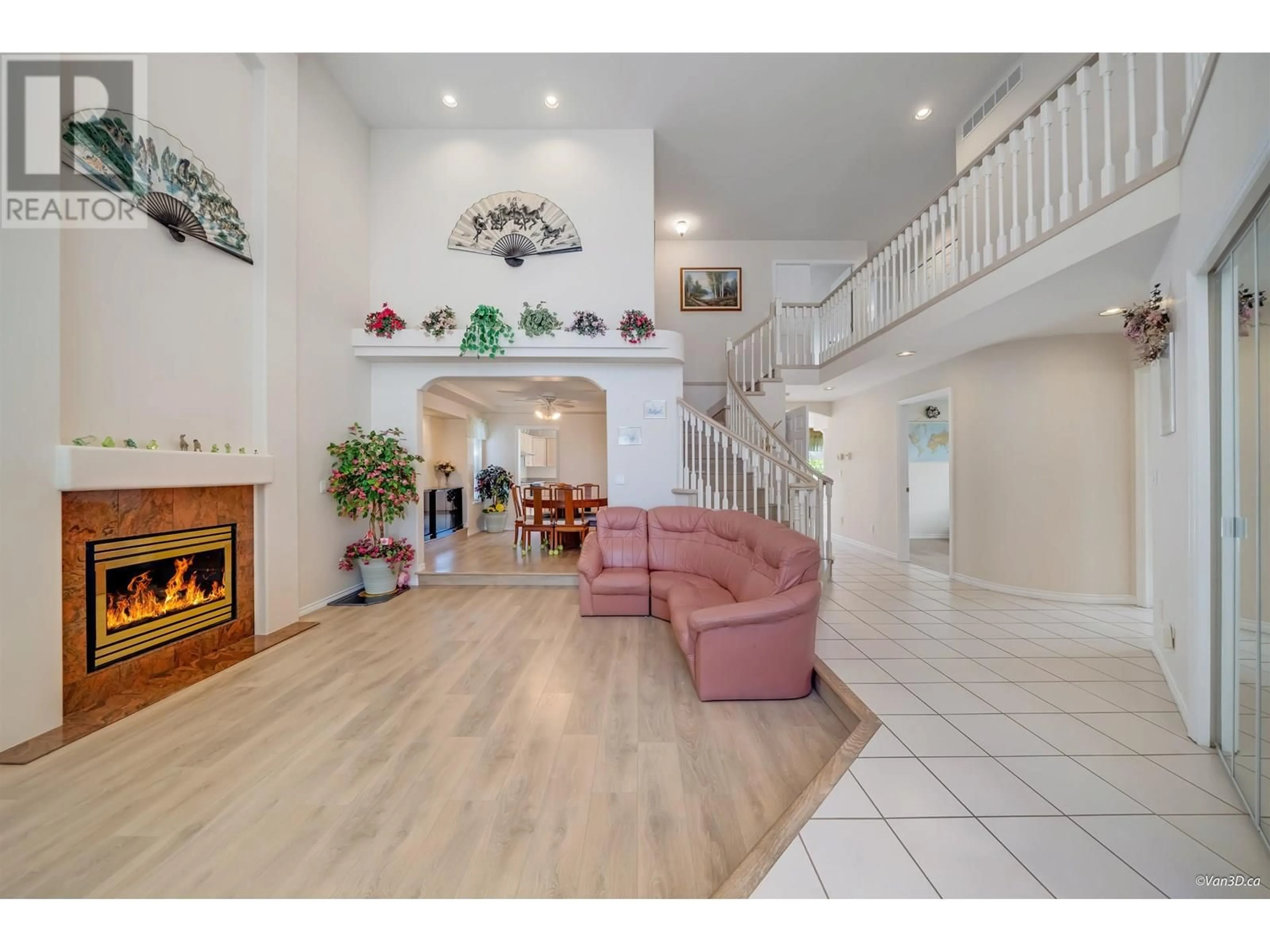 Indoor foyer for 2870 STANLEY PLACE, Coquitlam British Columbia V3B7L7
