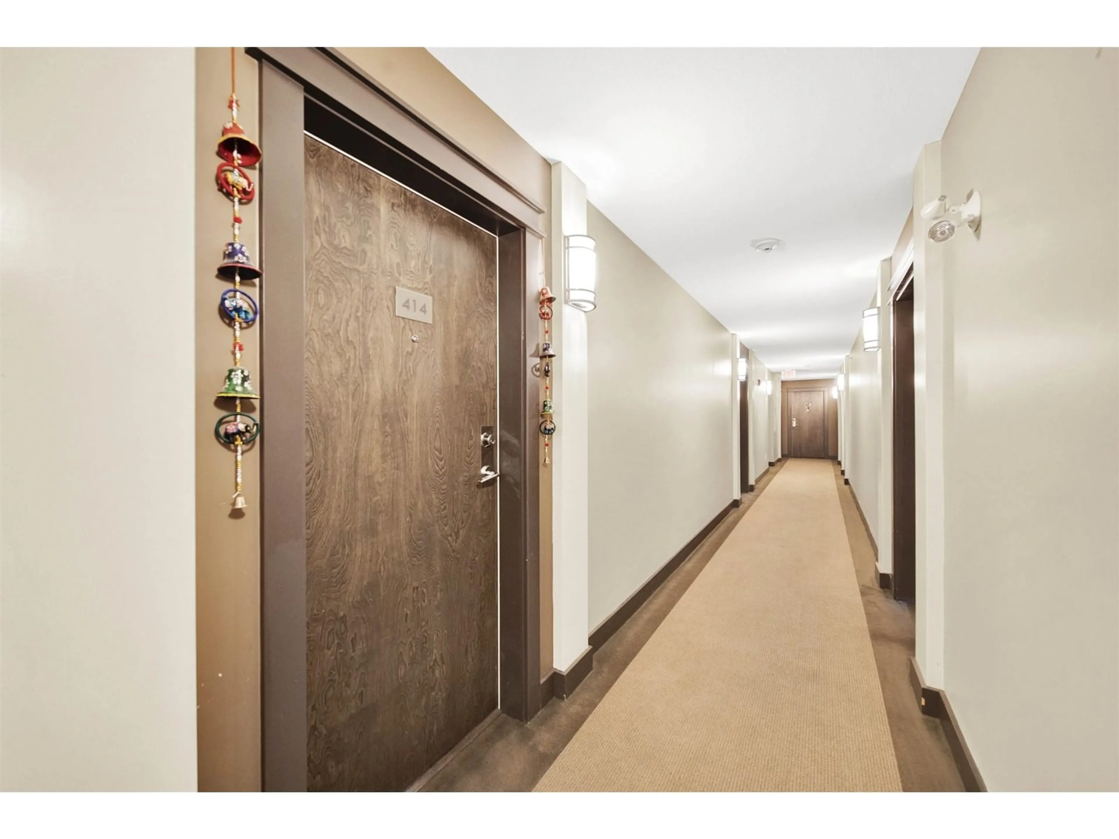 Indoor foyer for 414 - 13740 75A, Surrey British Columbia V3W0E8