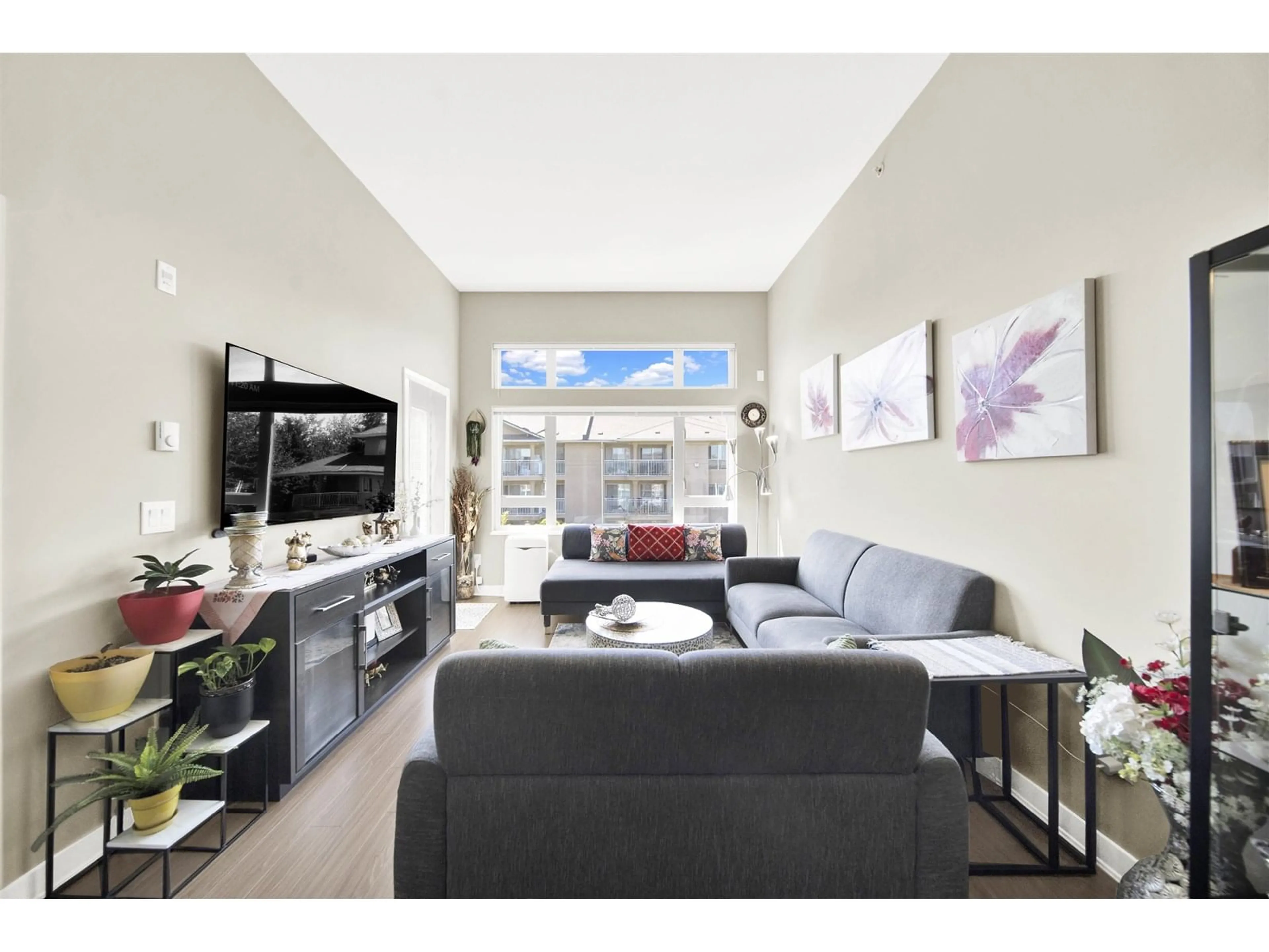 Living room with furniture, unknown for 414 - 13740 75A, Surrey British Columbia V3W0E8