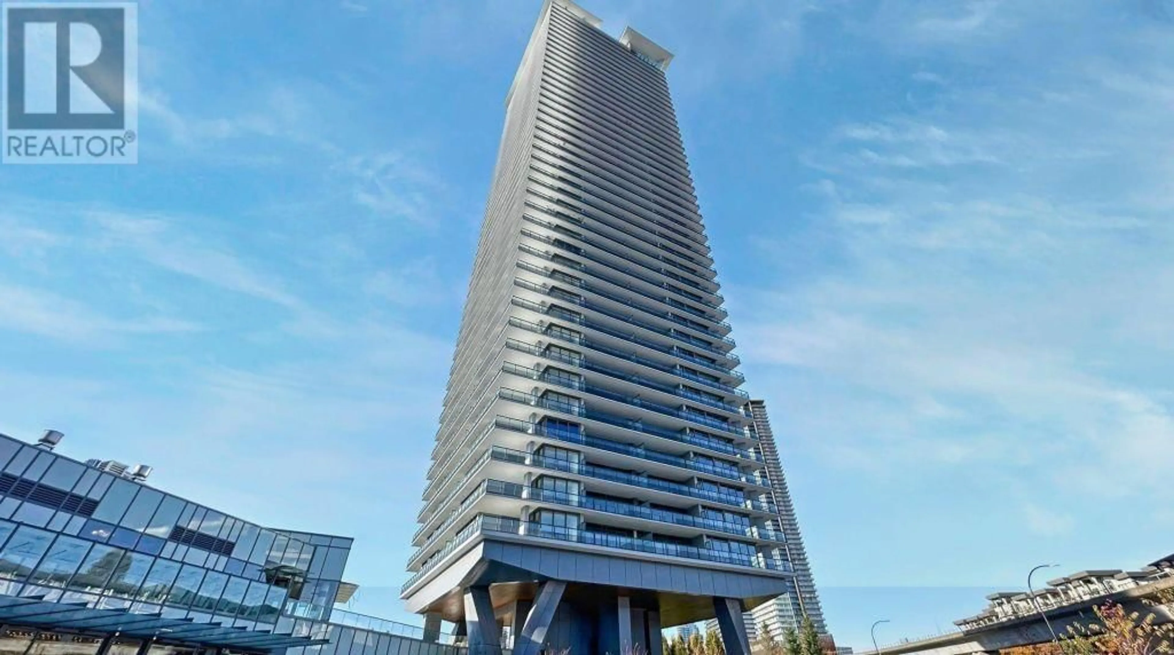 Indoor foyer for 2305 - 4730 LOUGHEED HIGHWAY, Burnaby British Columbia V5C0M9