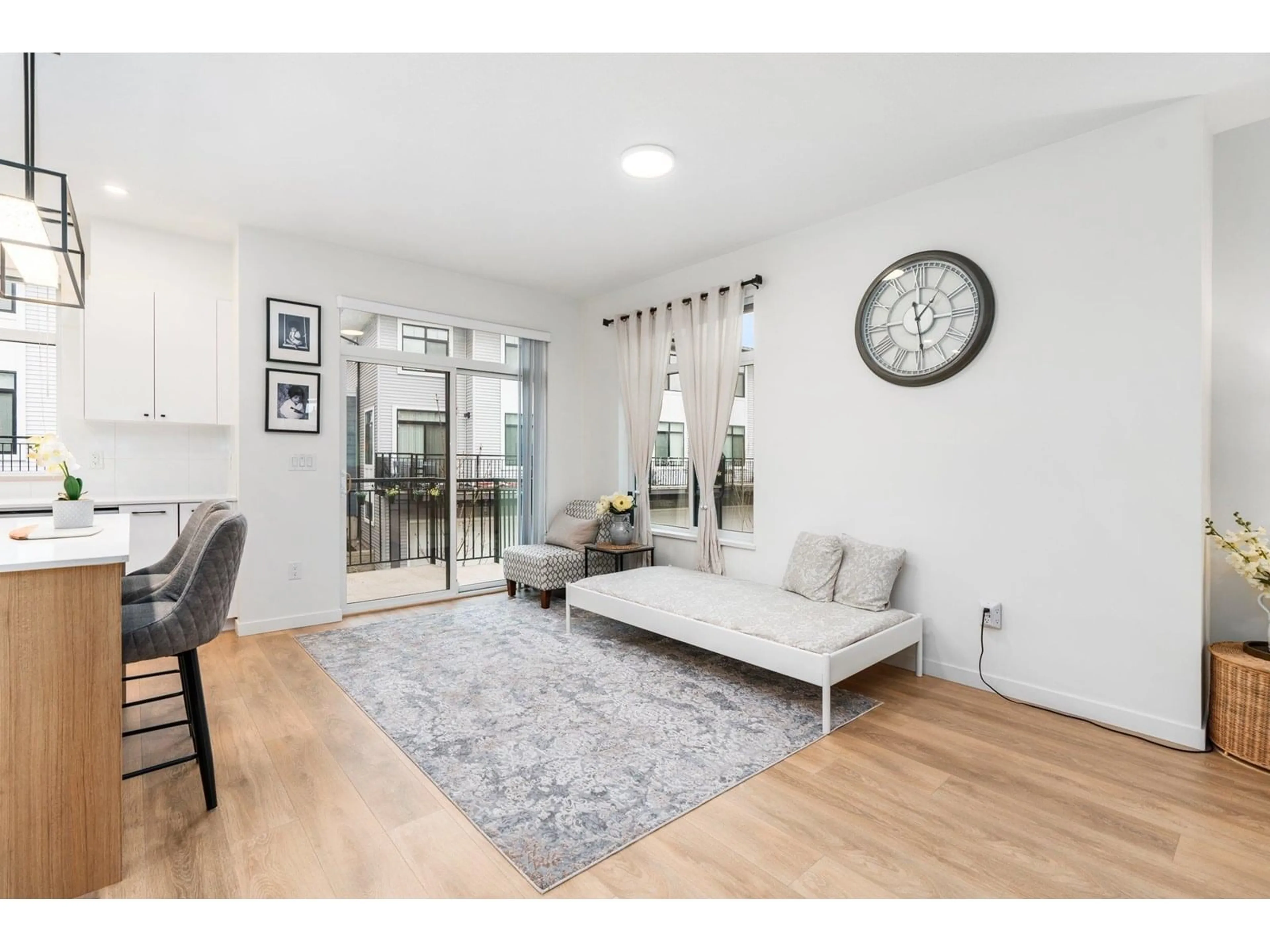 Living room with furniture, unknown for 41 - 15235 SITKA, Surrey British Columbia V3S0A9