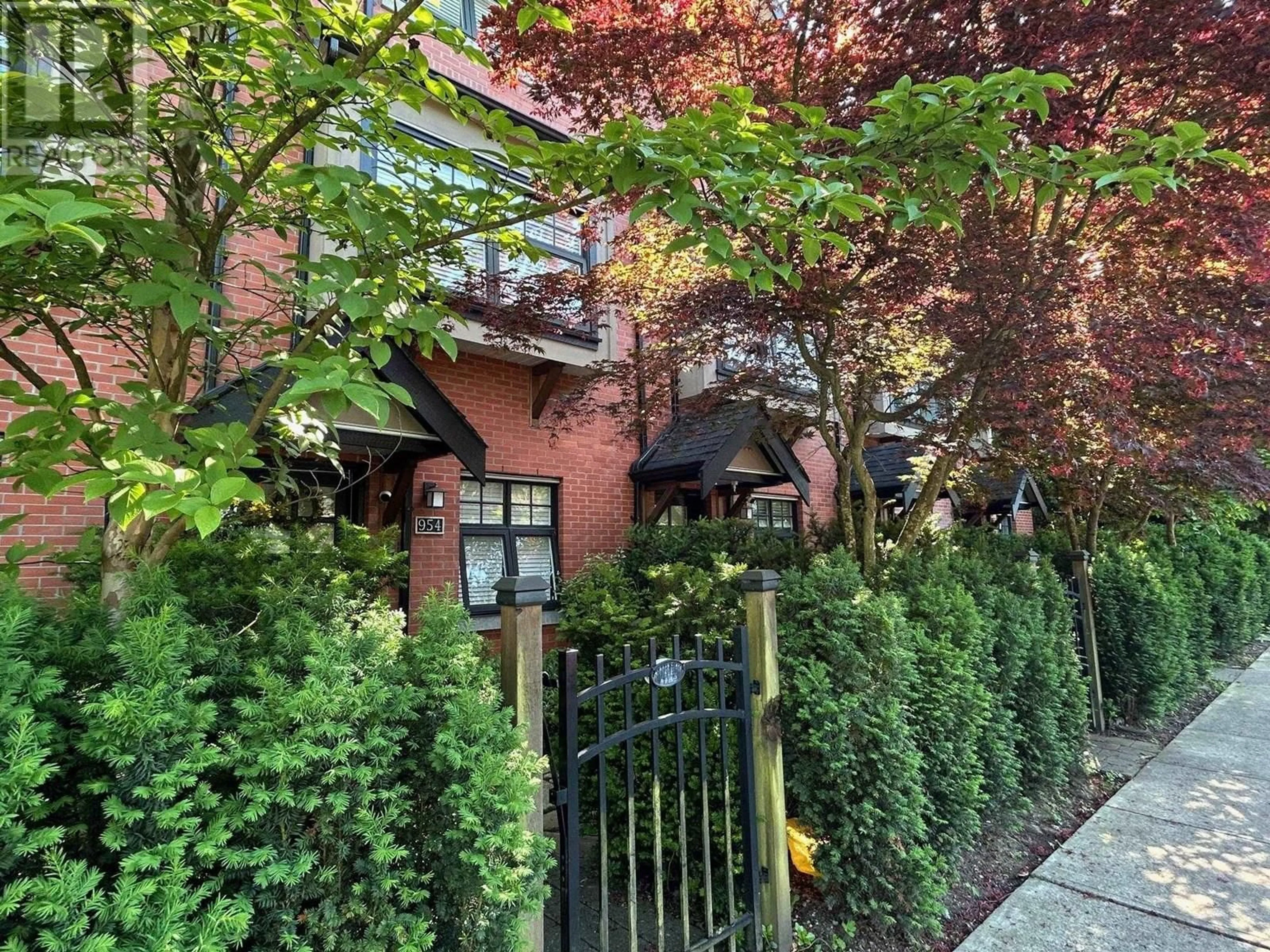 Home with brick exterior material, street for 954 15TH AVENUE, Vancouver British Columbia V5Z1R9