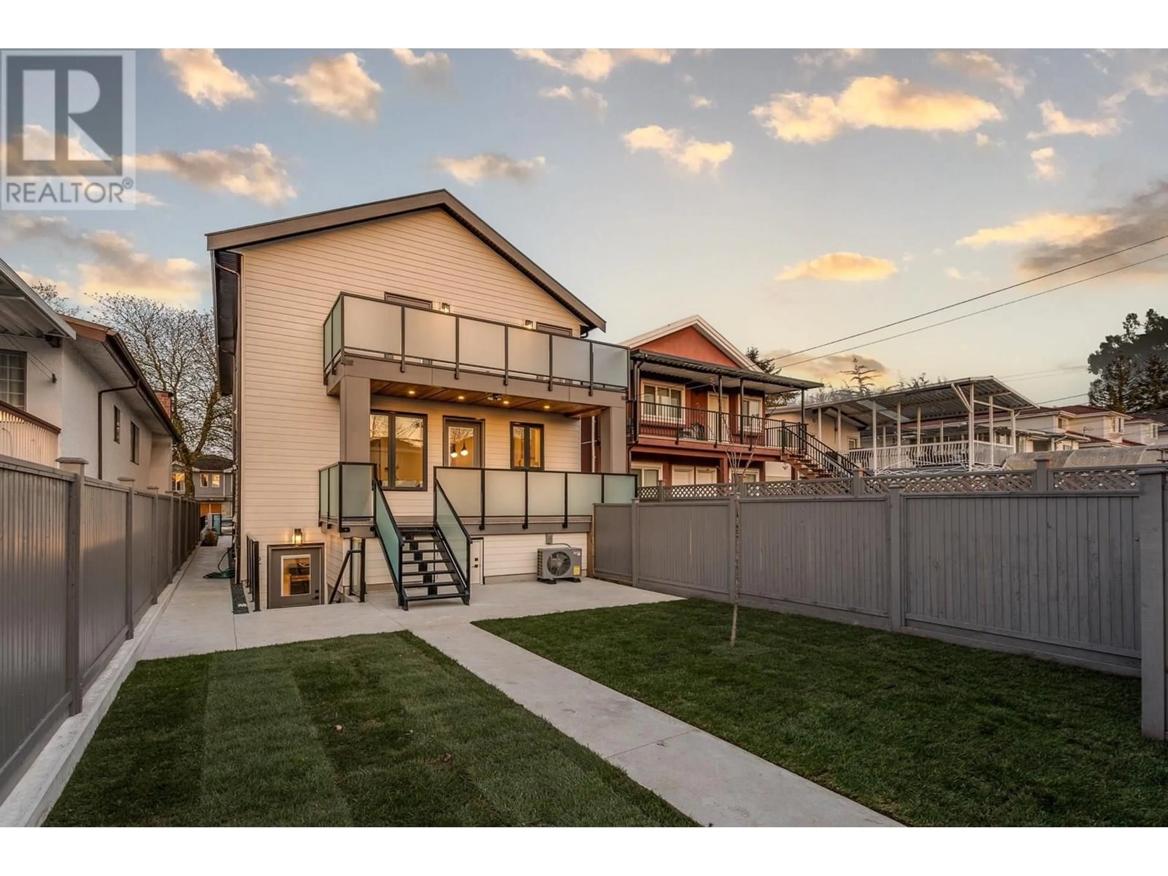 Unknown for 1 - 5459 RHODES STREET, Vancouver British Columbia V5R3P1