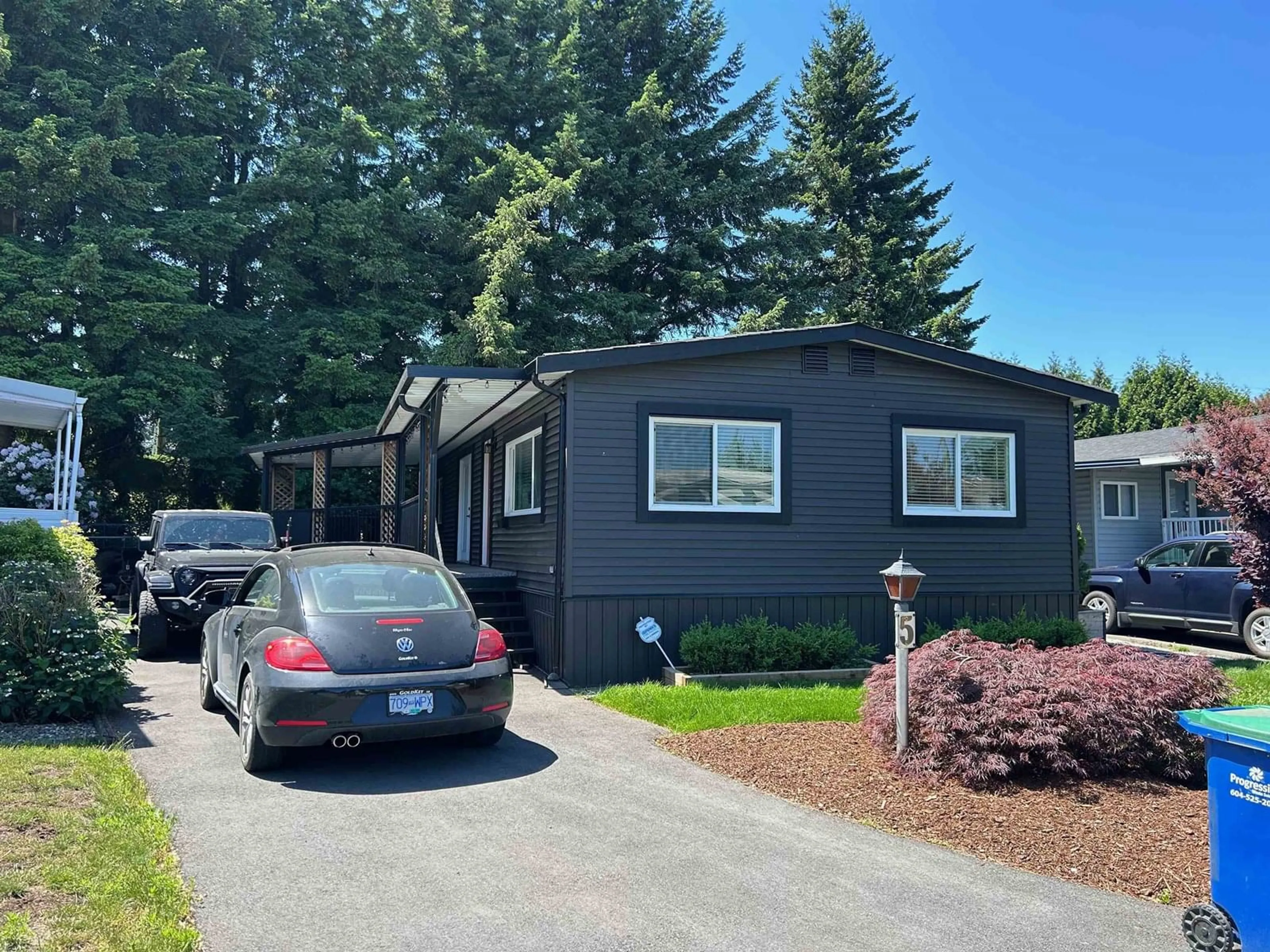 Home with vinyl exterior material, street for 5 - 31313 LIVINGSTONE, Abbotsford British Columbia V2T4T1