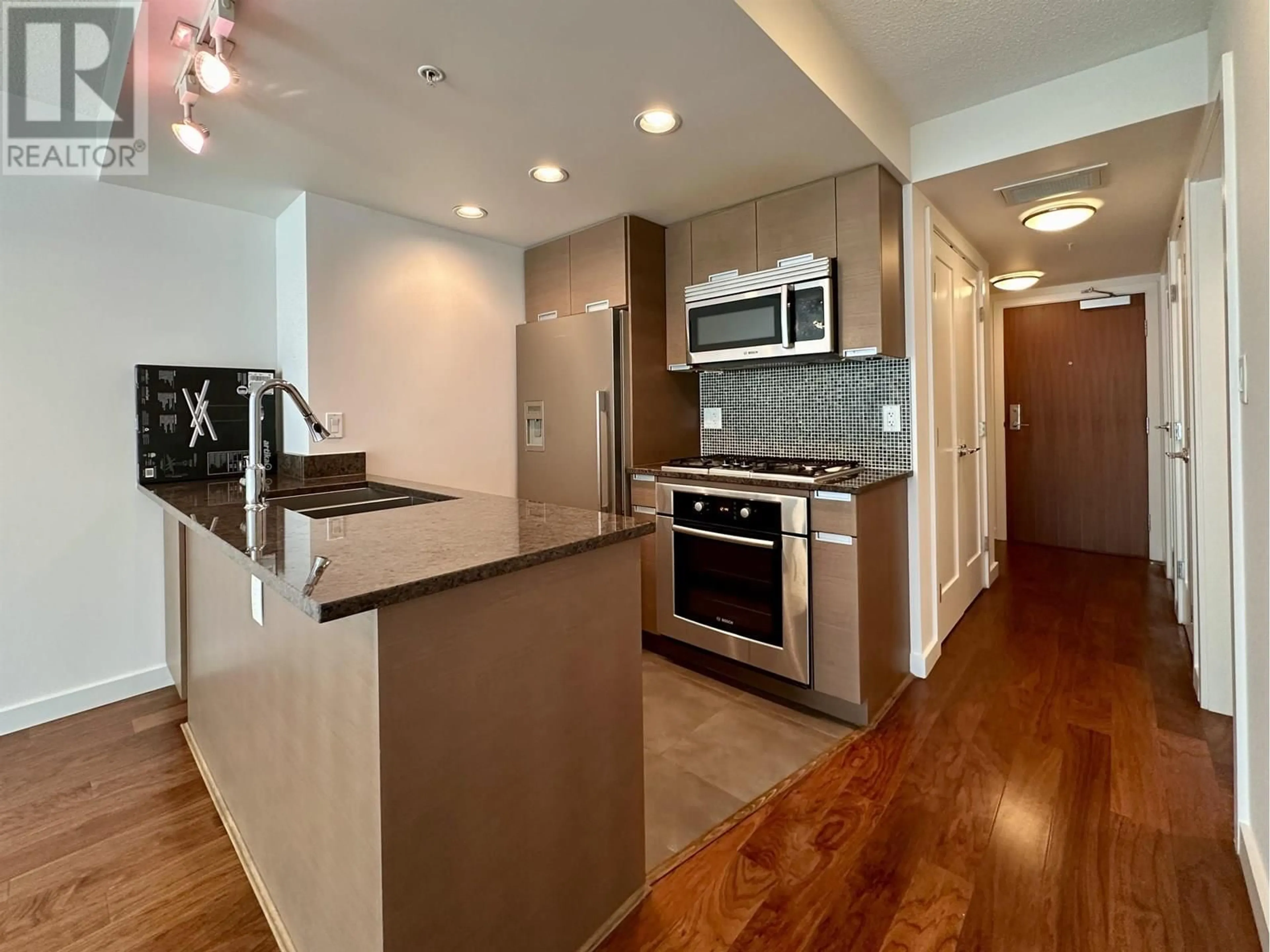 Unknown for 571 - 2080 BROADWAY, Vancouver British Columbia V6J0C7