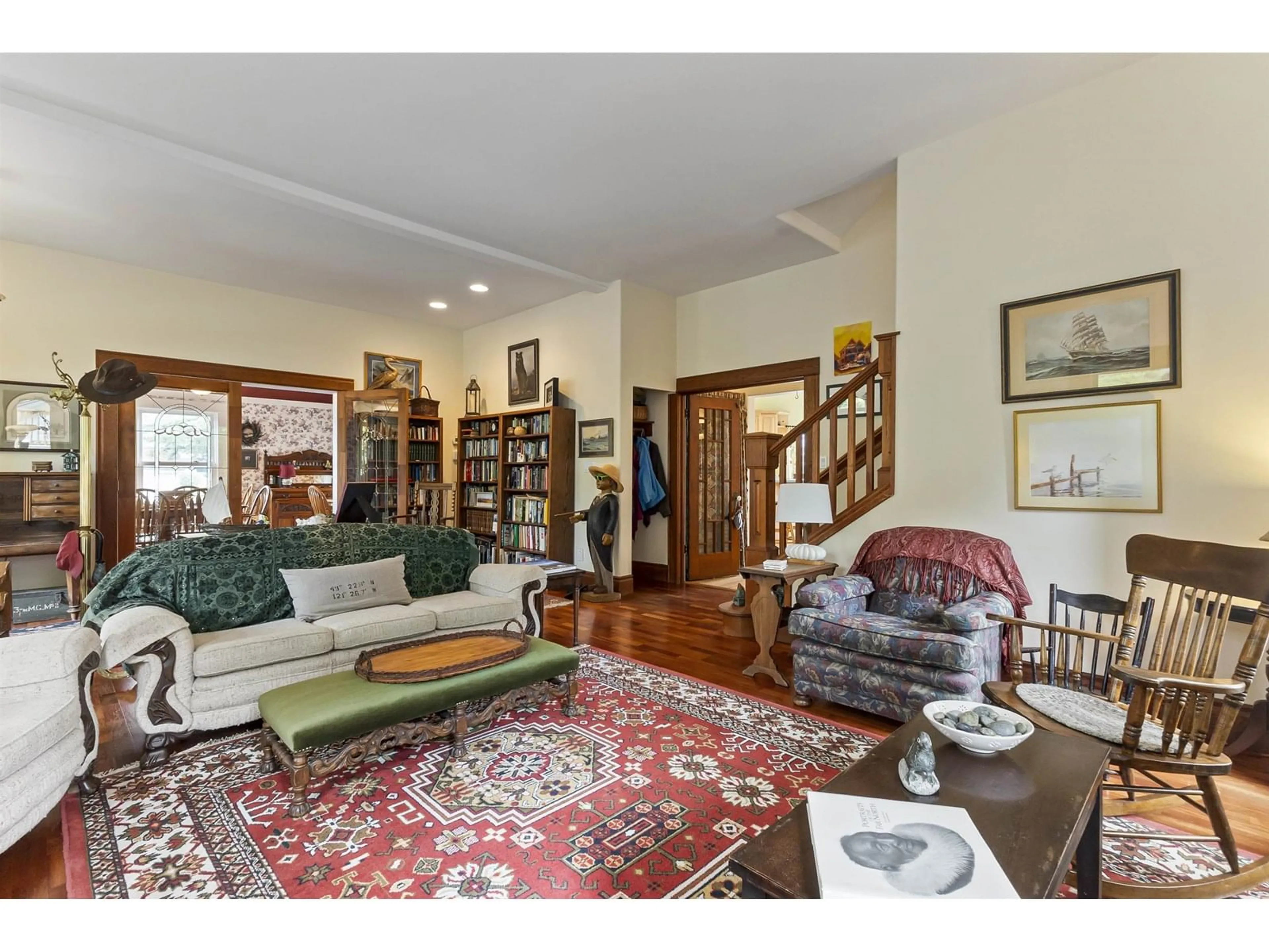 Living room with furniture, unknown for 690 FRASER AVENUE, Hope British Columbia V0X1L0