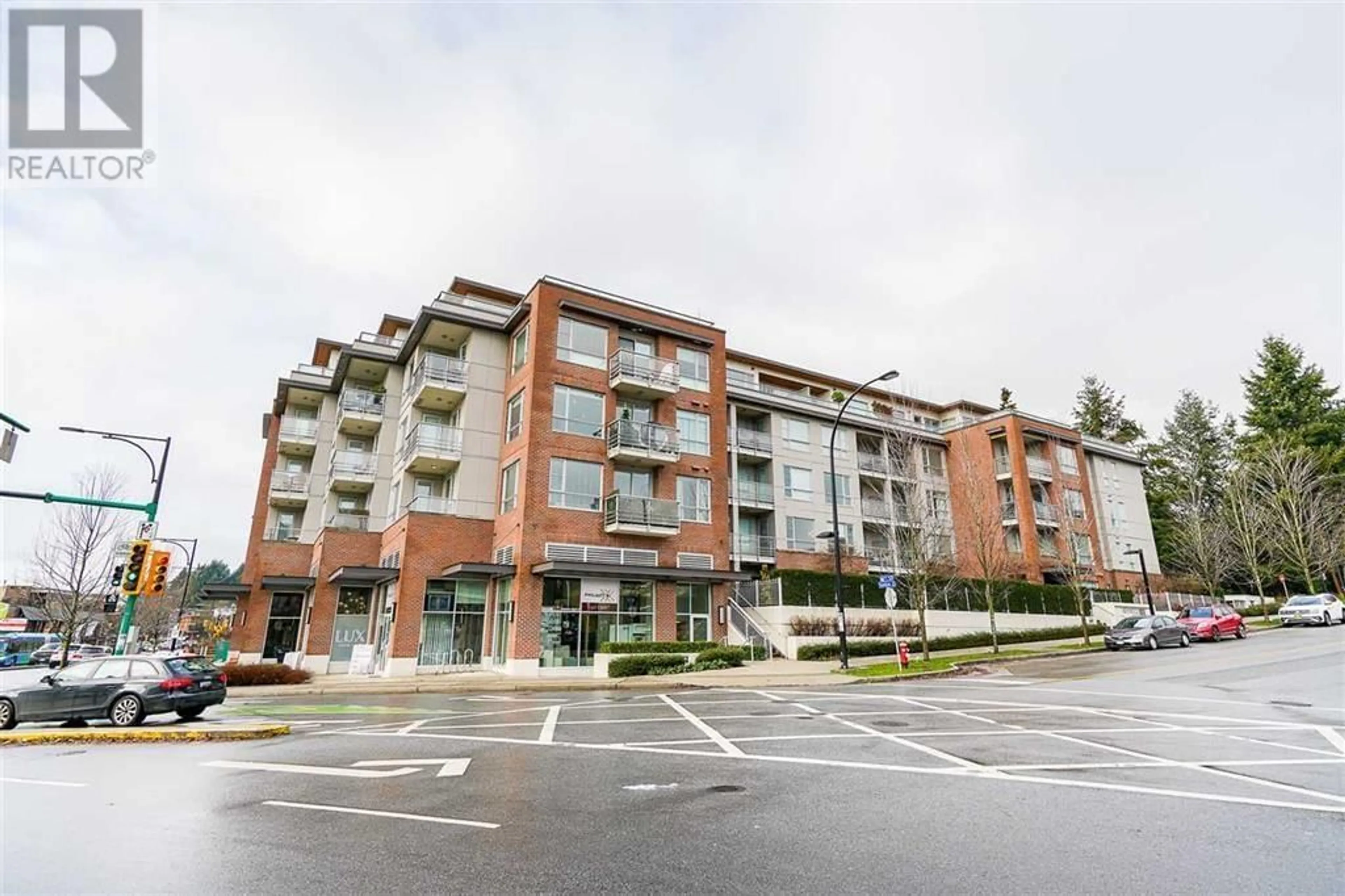 Patio, building for 211 - 1621 HAMILTON AVENUE, North Vancouver British Columbia V7P0B7