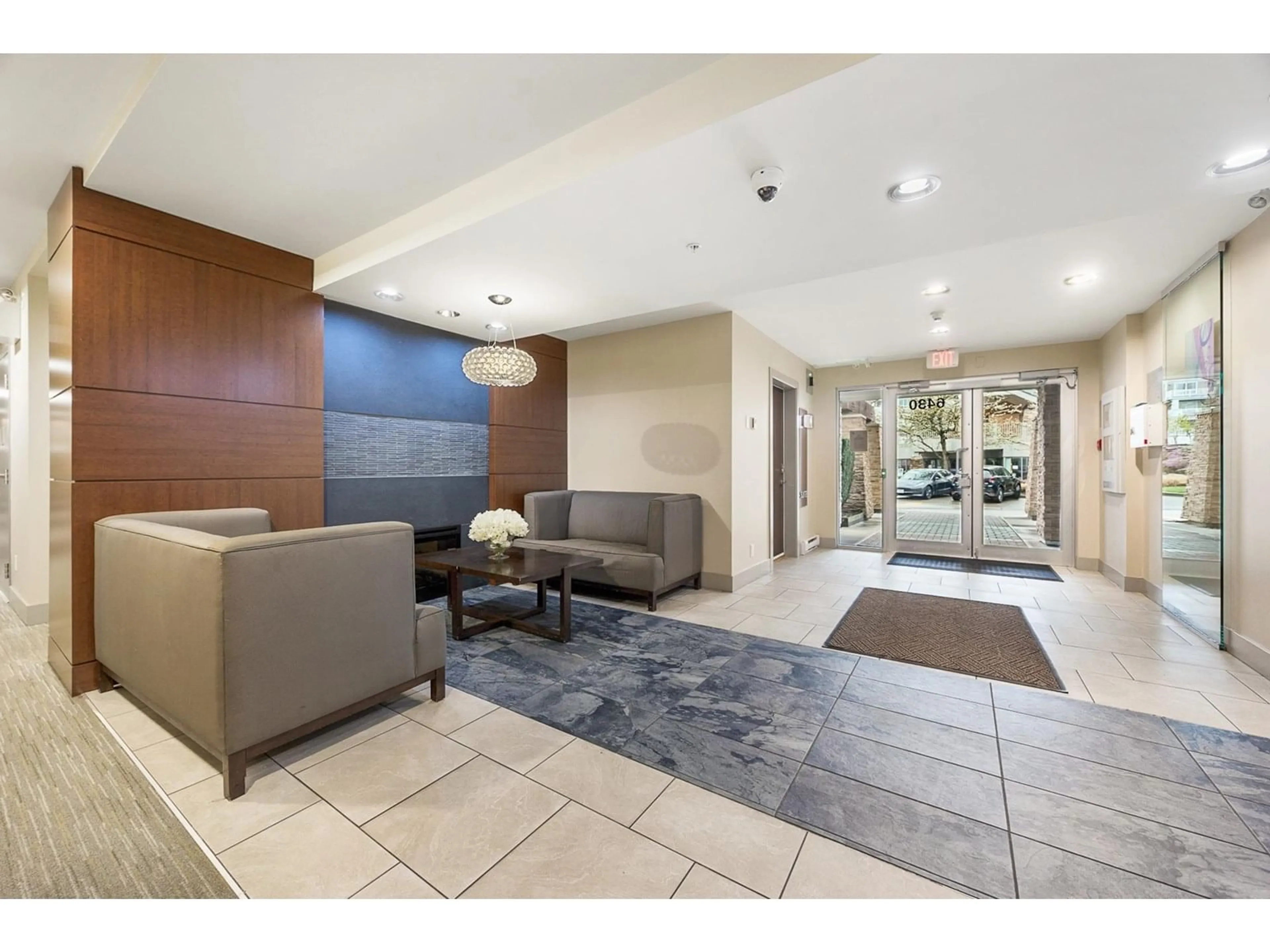 Lobby for 301 - 6430 194, Surrey British Columbia V4N6J7