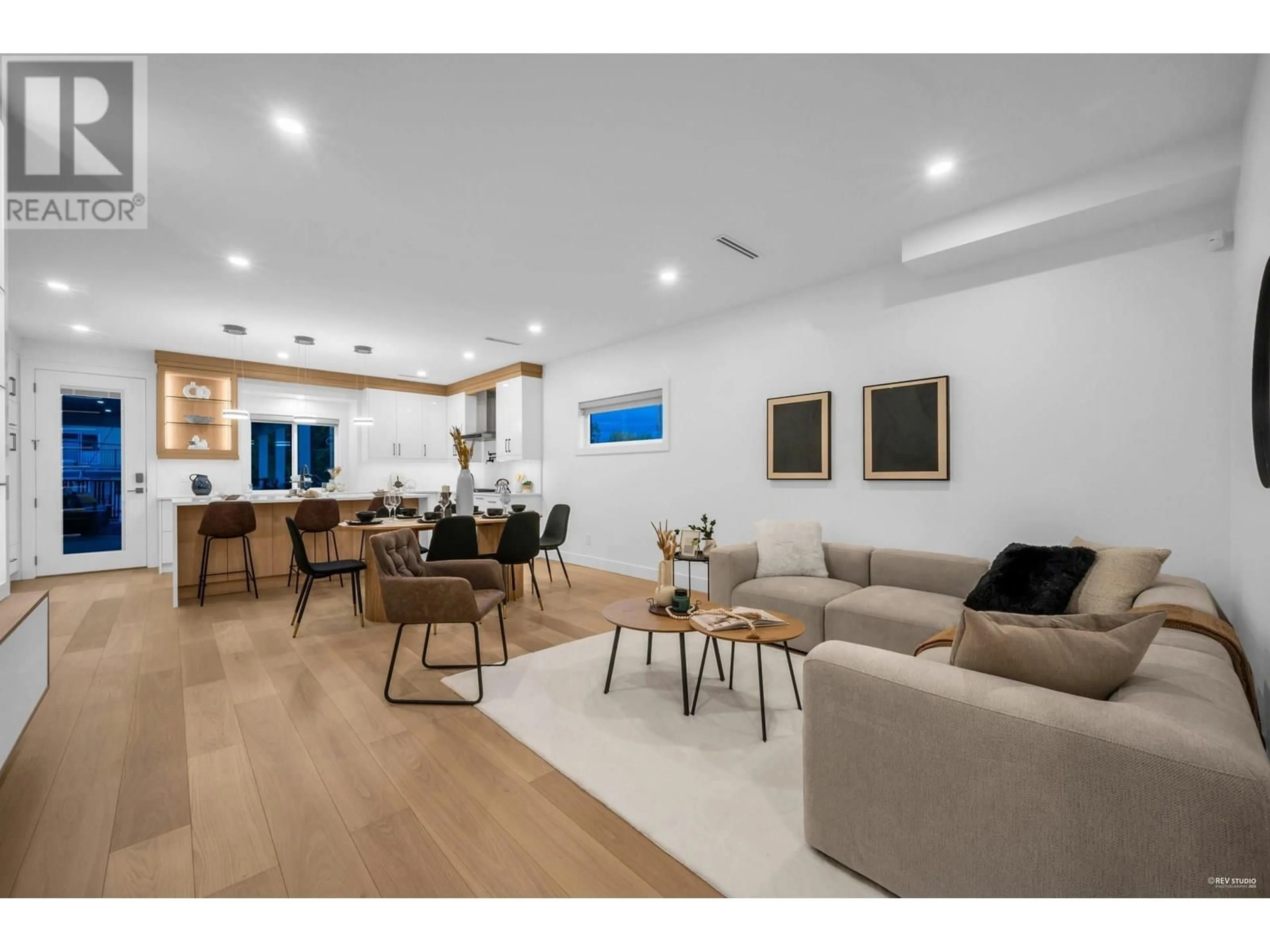Unknown for 3861 TRIUMPH STREET, Burnaby British Columbia V5C1Y6