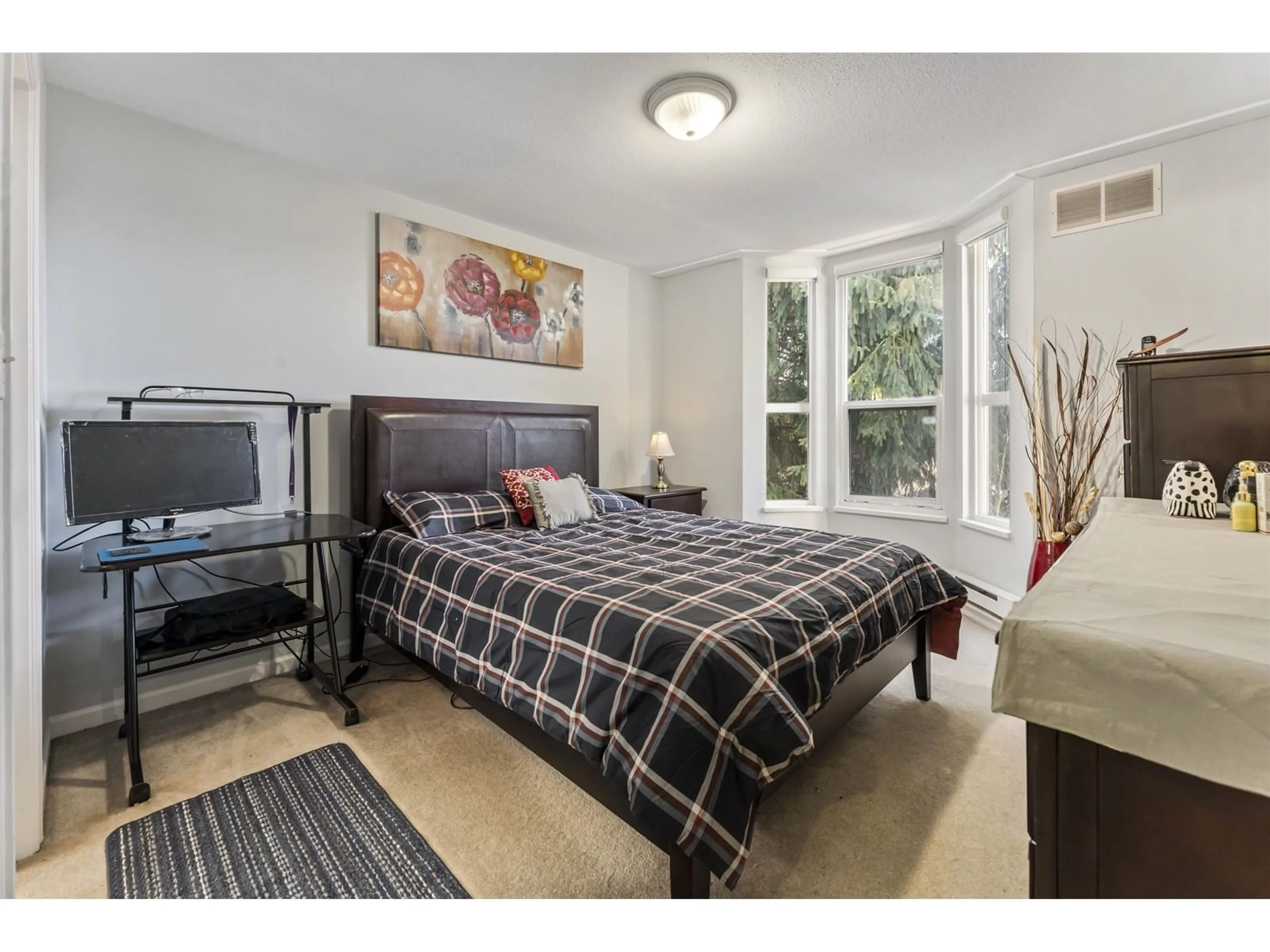 Bedroom with bed, unknown for 16088 79, Surrey British Columbia V4N0K2