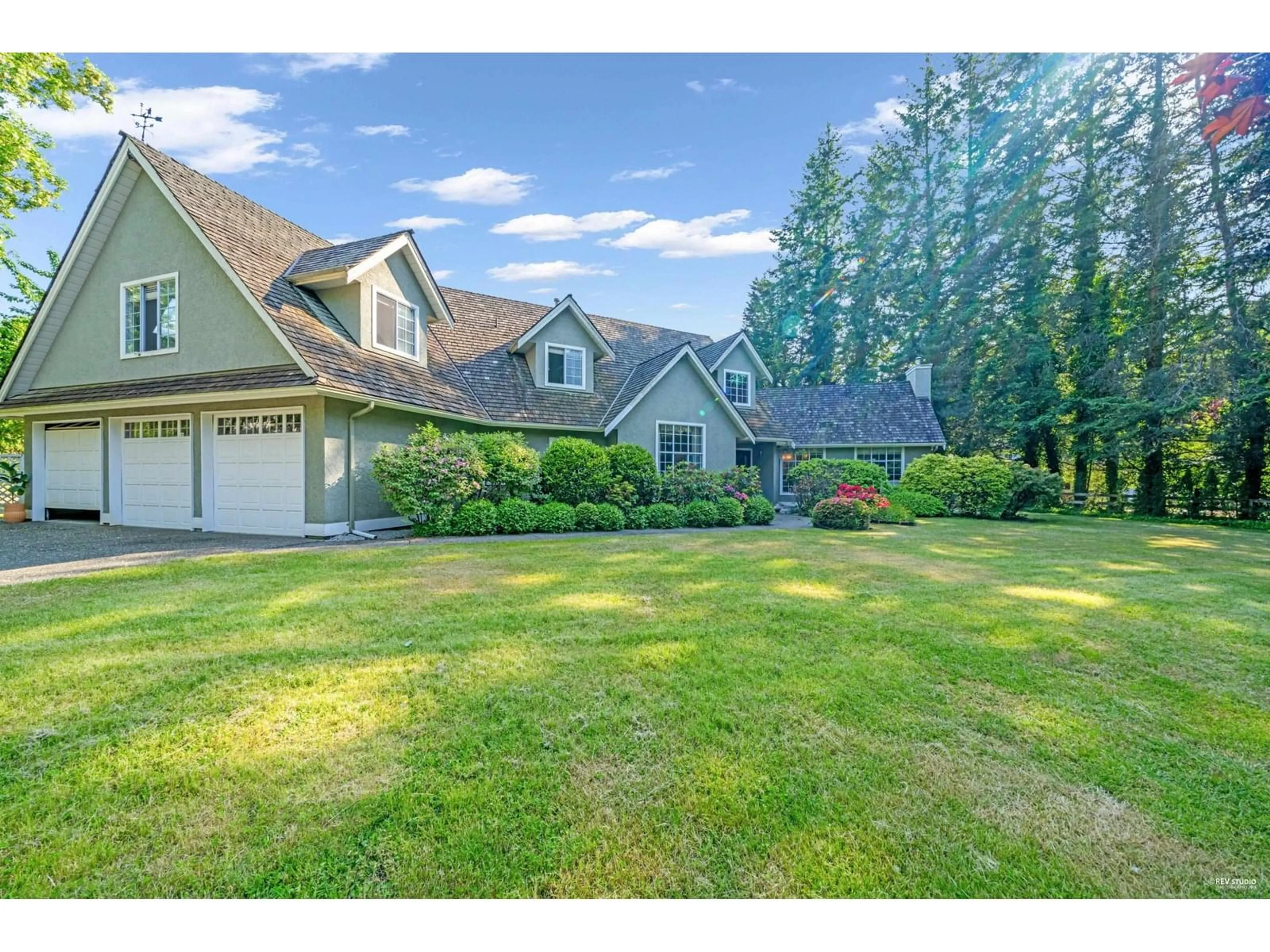 A pic from outside/outdoor area/front of a property/back of a property/a pic from drone, mountain view for 14360 32, Surrey British Columbia V4P2J5