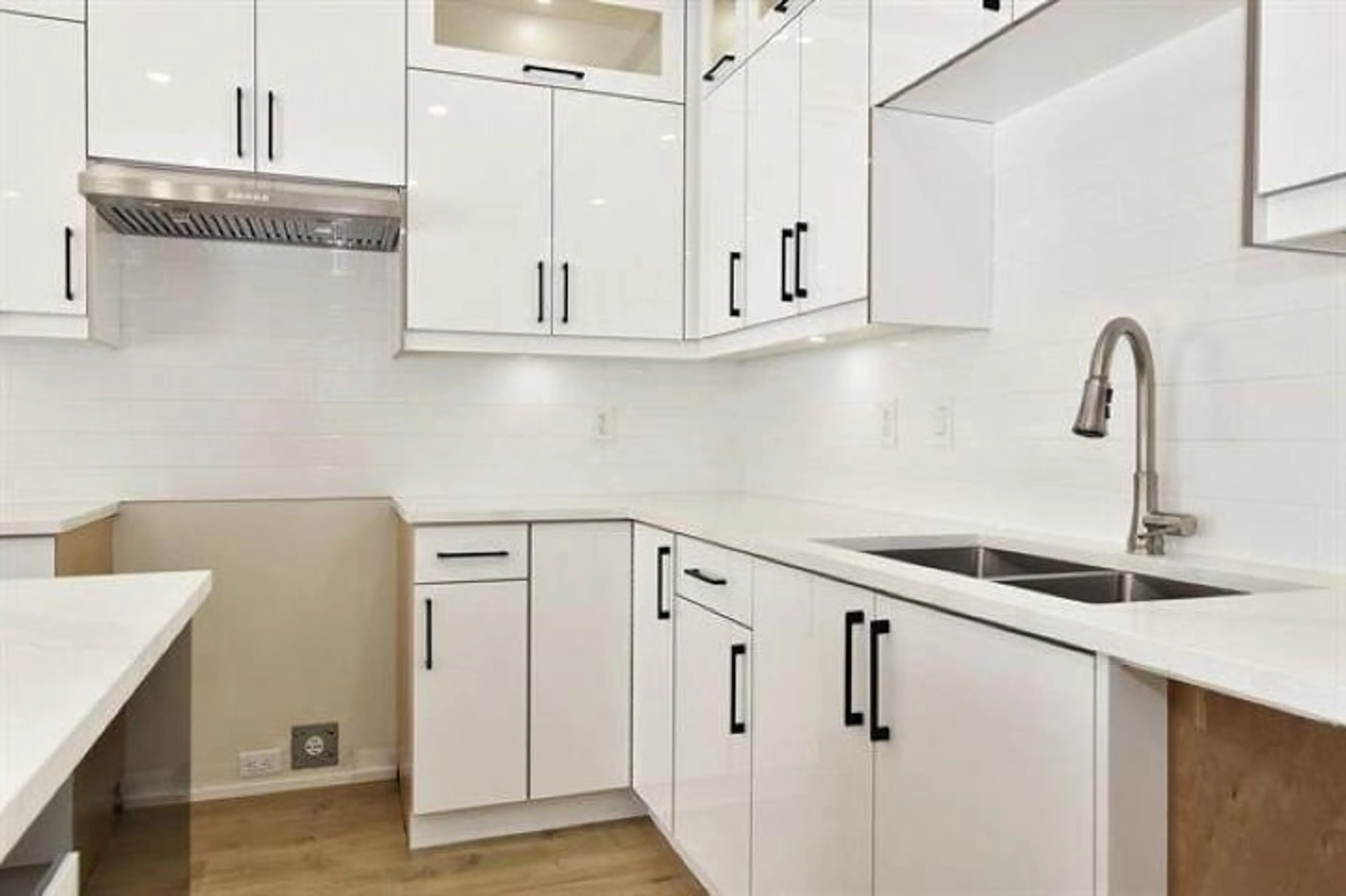 Standard kitchen, unknown for 32540 HIGGINBOTTOM, Mission British Columbia V2V2T7