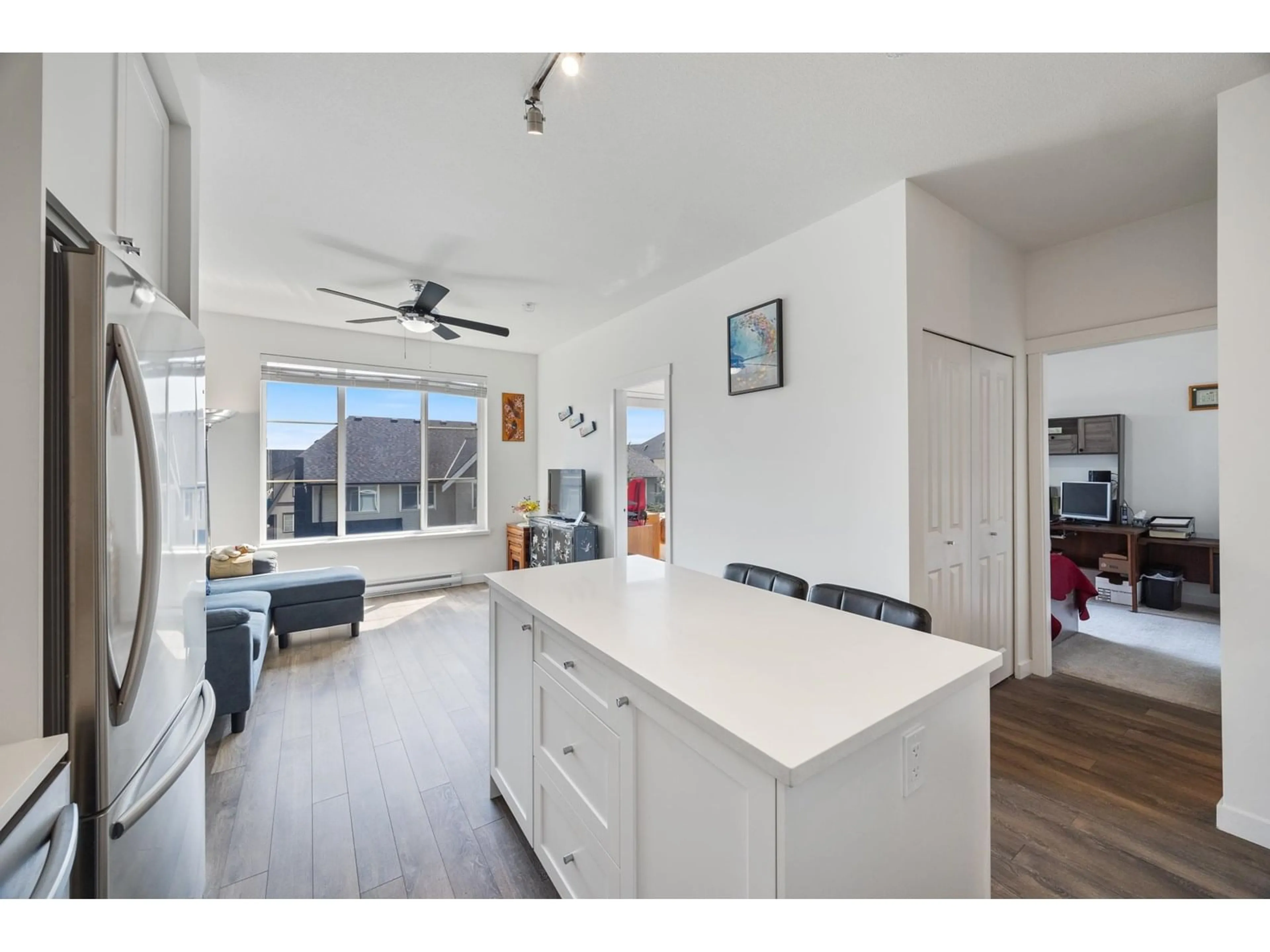 Open concept kitchen, unknown for 312 - 15835 85, Surrey British Columbia V4N6W6