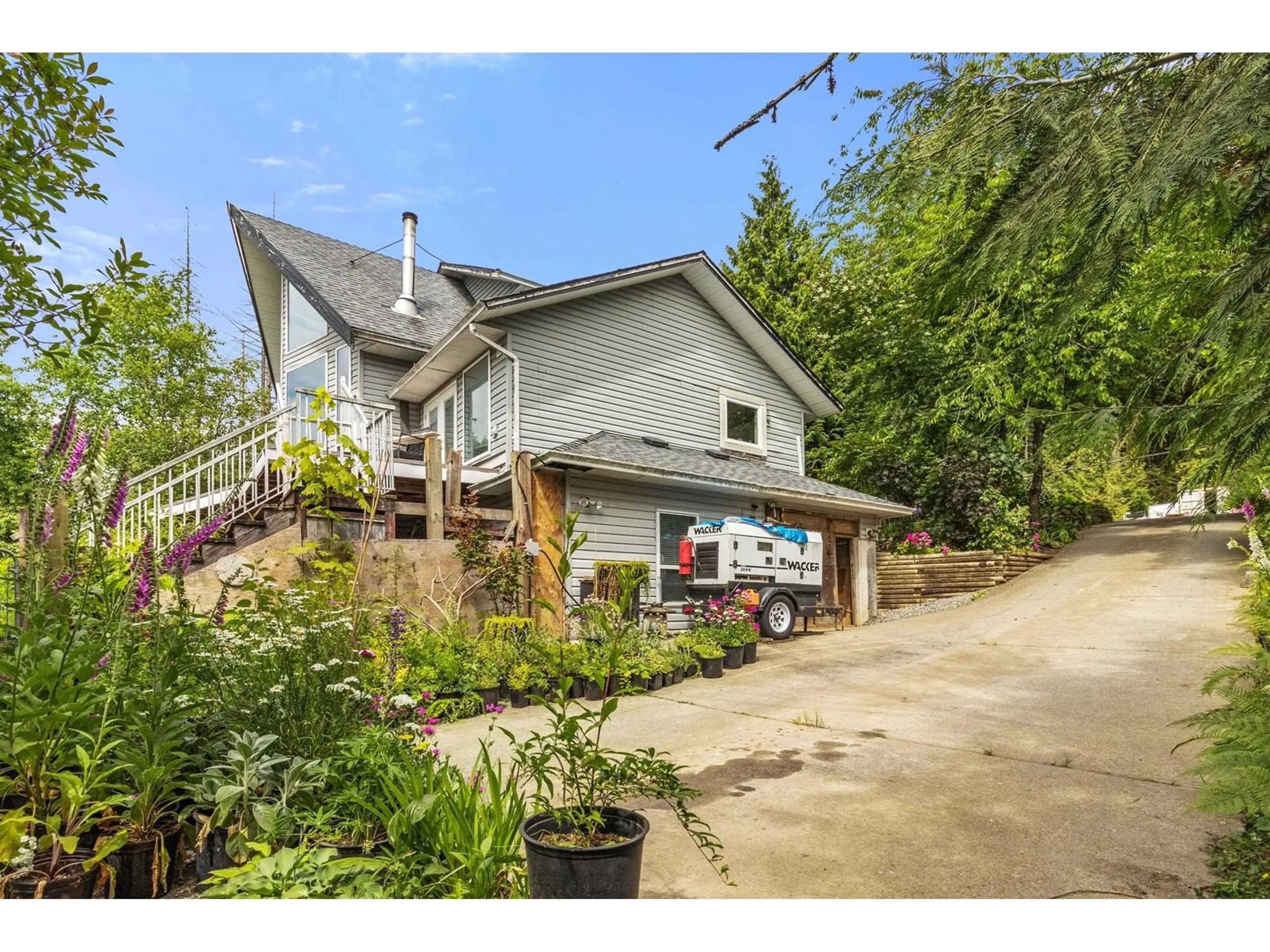 A pic from outside/outdoor area/front of a property/back of a property/a pic from drone, street for 11060 GREENWOOD, Mission British Columbia V4S1A9