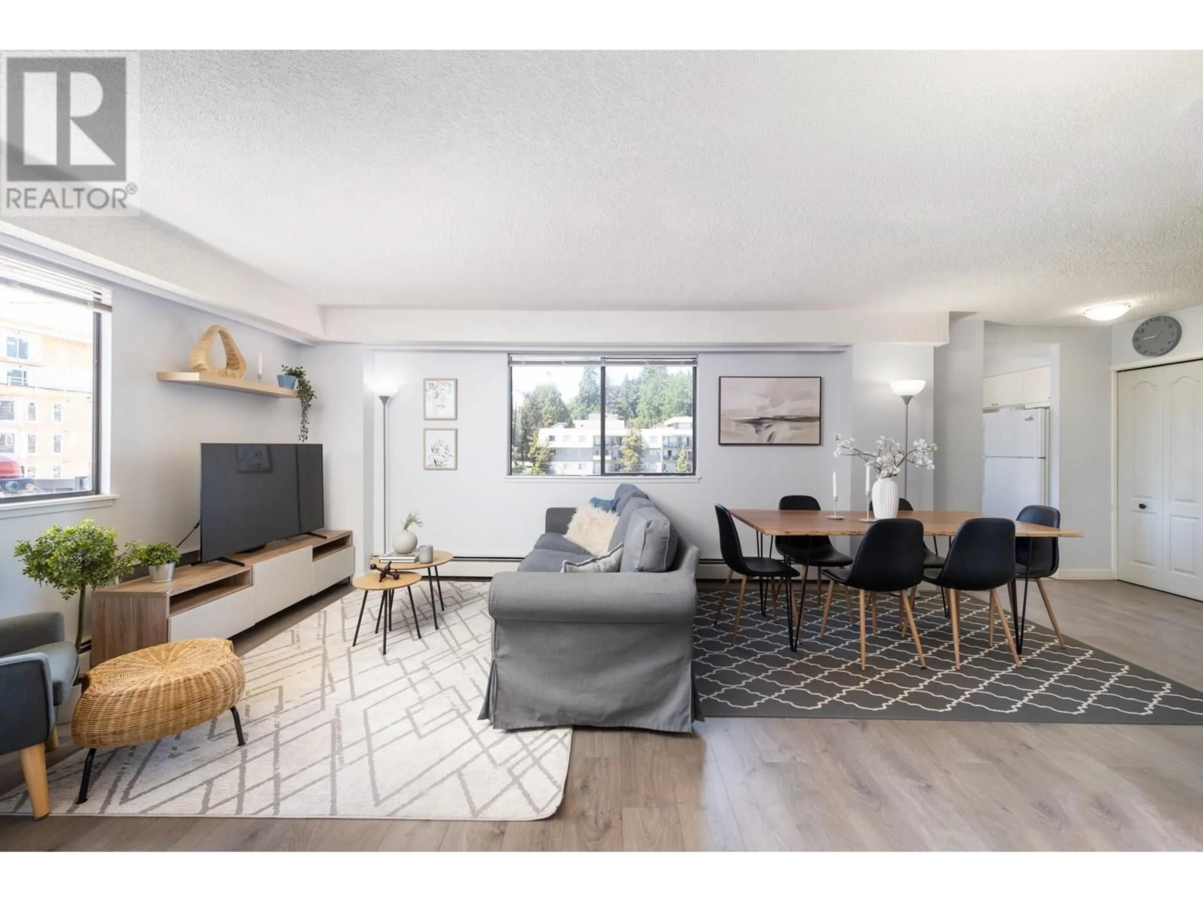 Living room with furniture, unknown for 804 - 47 AGNES STREET, New Westminster British Columbia V3L1E2