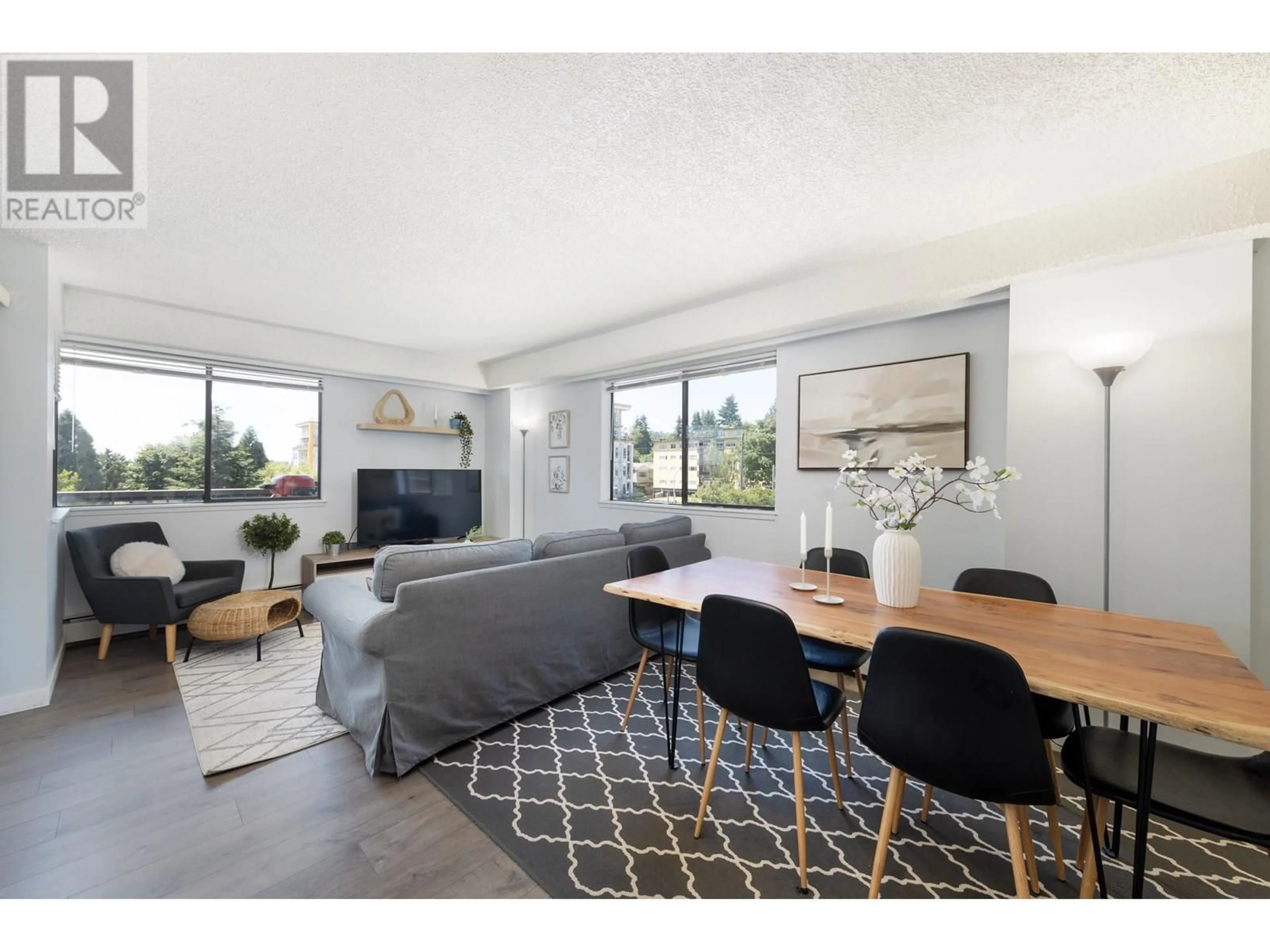 Living room with furniture, unknown for 804 - 47 AGNES STREET, New Westminster British Columbia V3L1E2