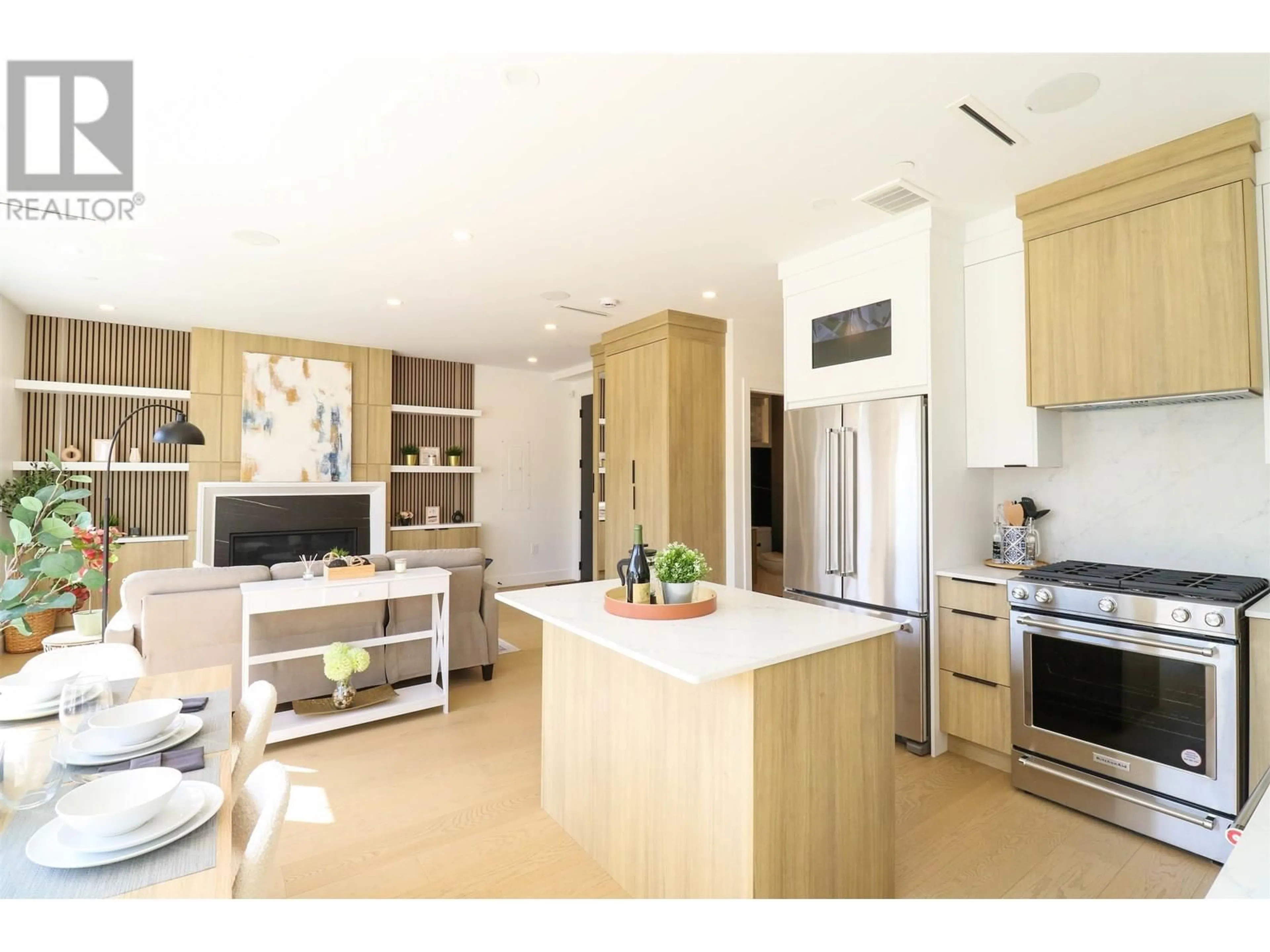 Contemporary kitchen, unknown for 848 38TH AVENUE, Vancouver British Columbia V5W1J3