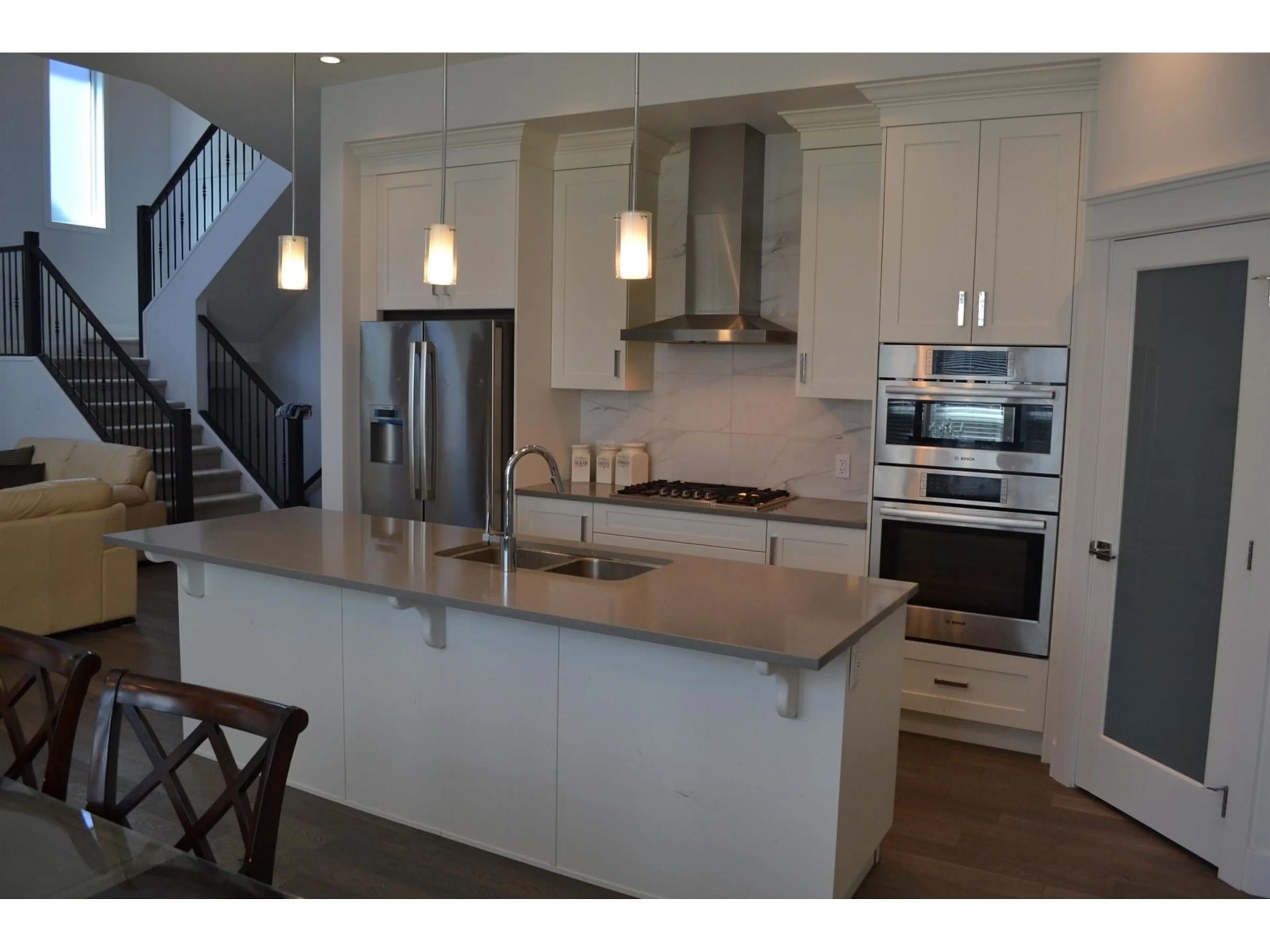 Open concept kitchen, unknown for 2122 167, Surrey British Columbia V3Z9X9