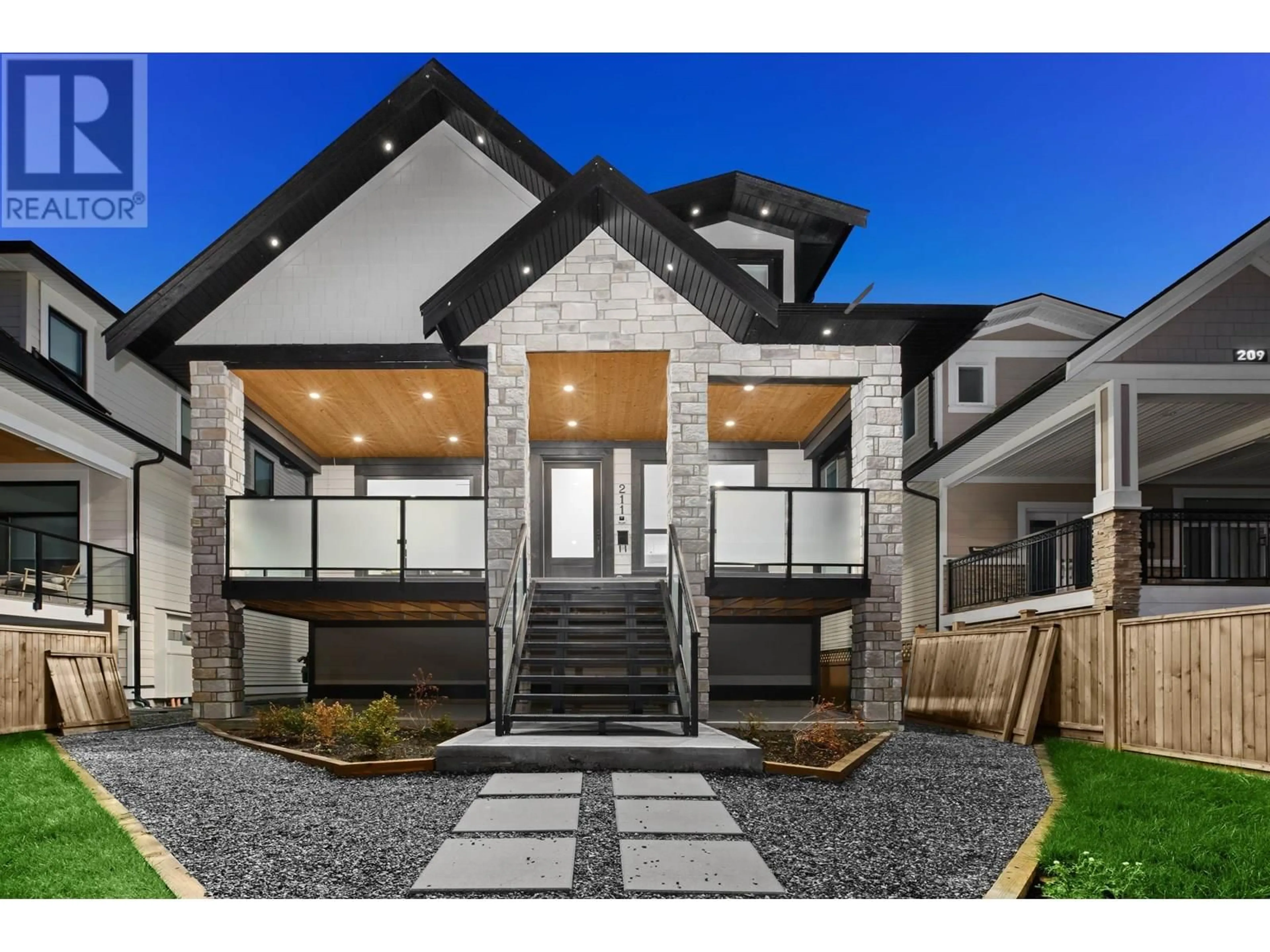 Unknown for 211 JARDINE STREET, New Westminster British Columbia V3M5M4