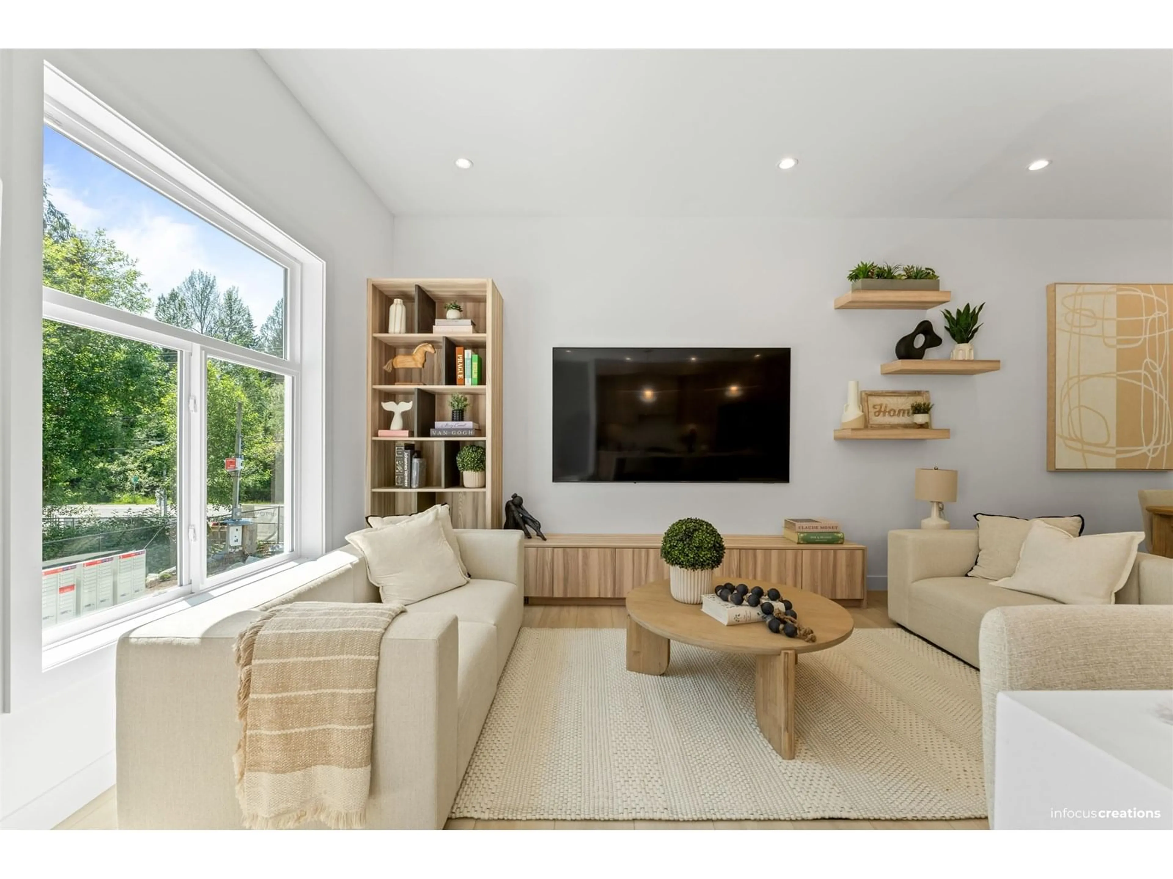 Living room with furniture, wood/laminate floor for 4 - 8924 CEDAR, Mission British Columbia V4S1A3
