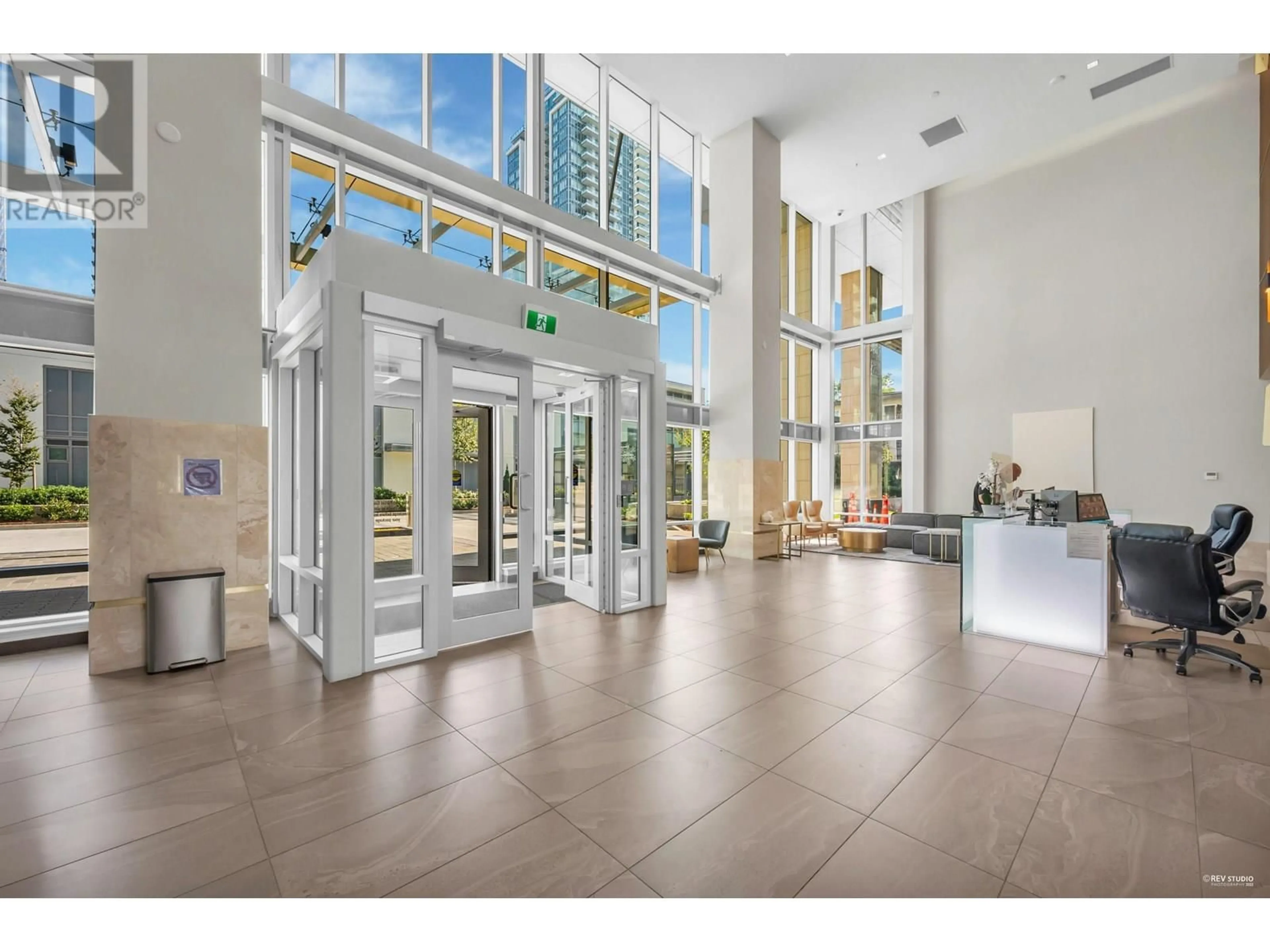Indoor foyer for 905 - 6288 CASSIE AVENUE, Burnaby British Columbia V5H0H7