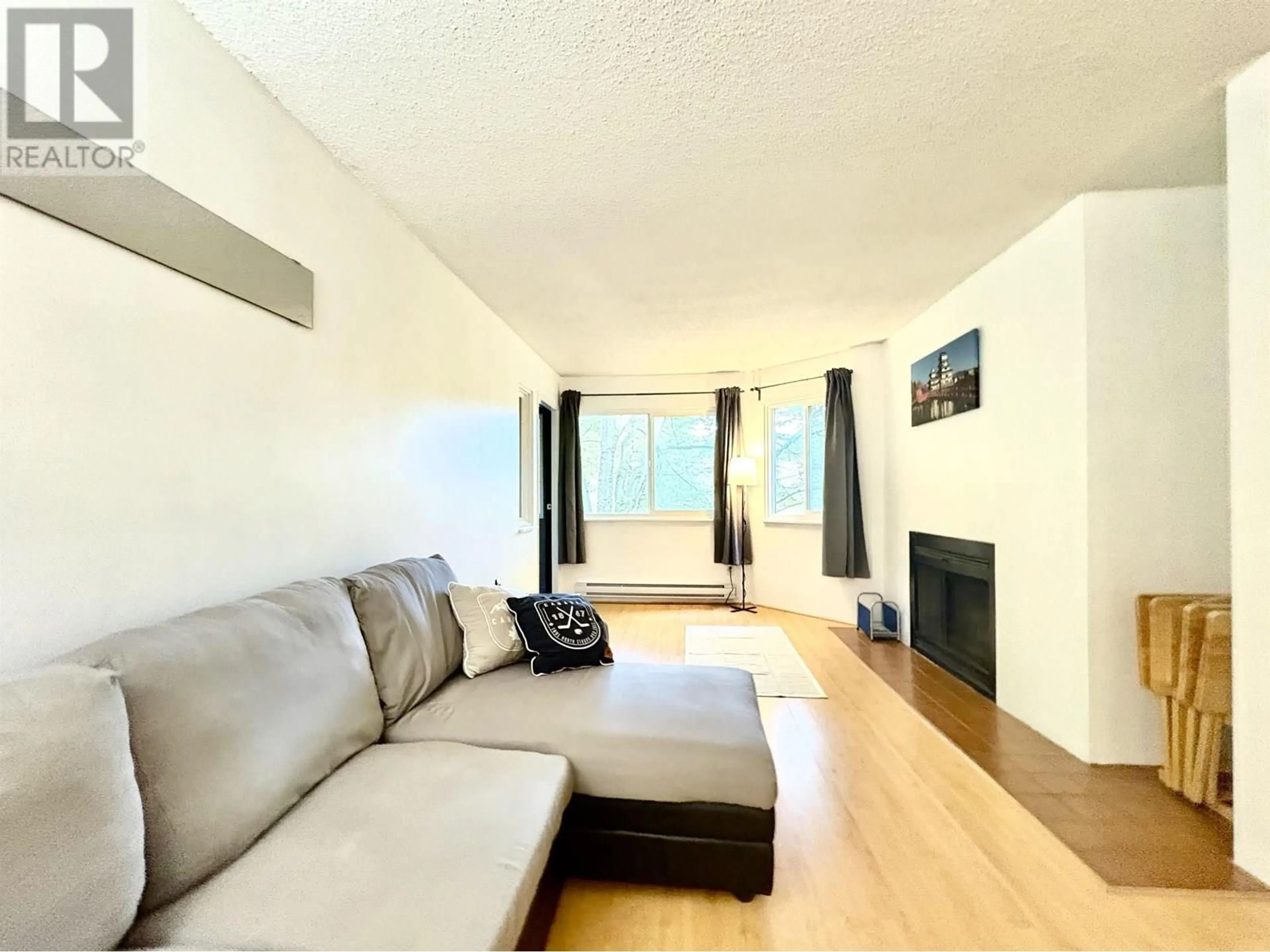 A pic of a room for 312 - 9880 MANCHESTER DRIVE, Burnaby British Columbia V3N4R3