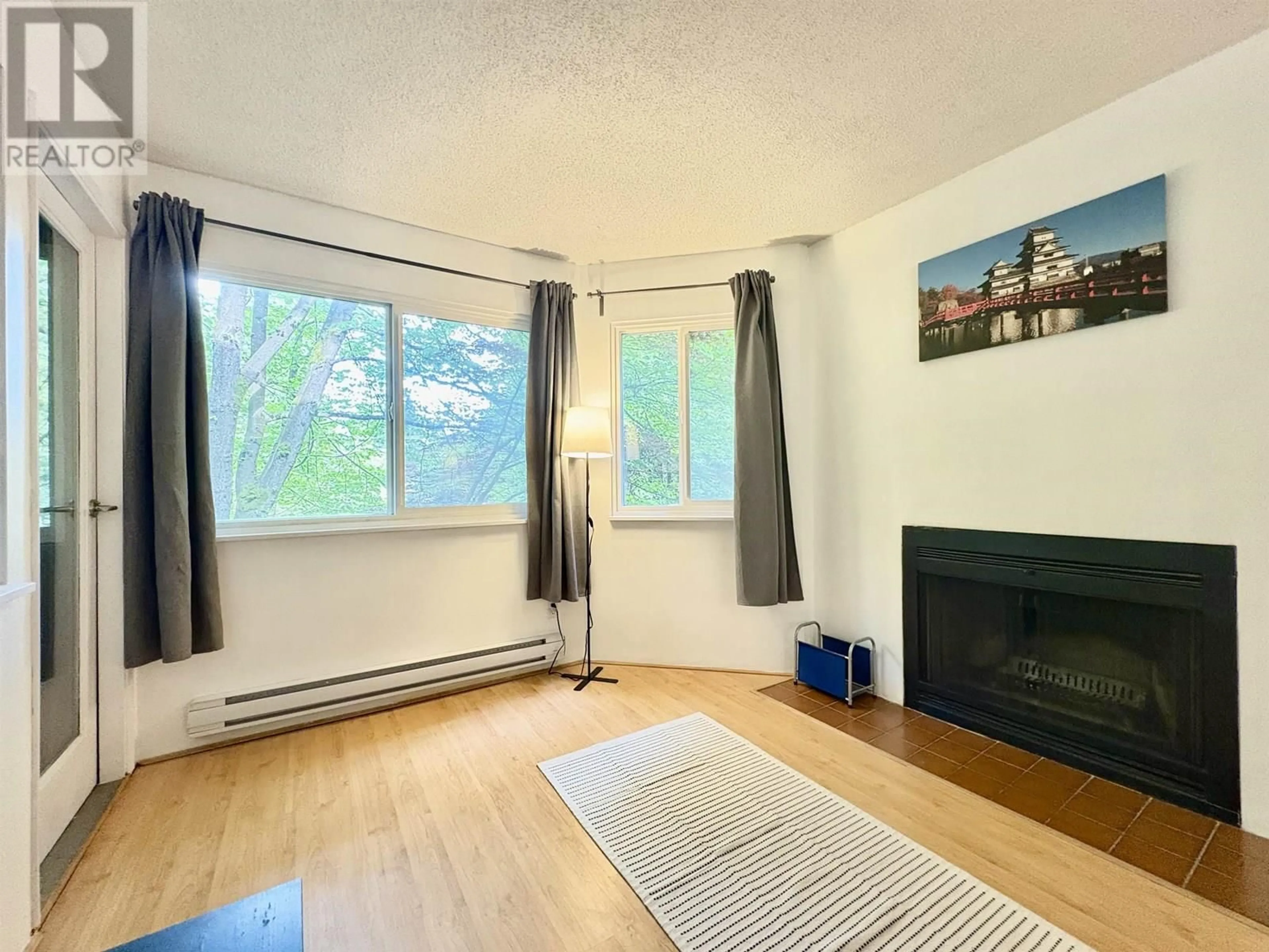 A pic of a room for 312 - 9880 MANCHESTER DRIVE, Burnaby British Columbia V3N4R3