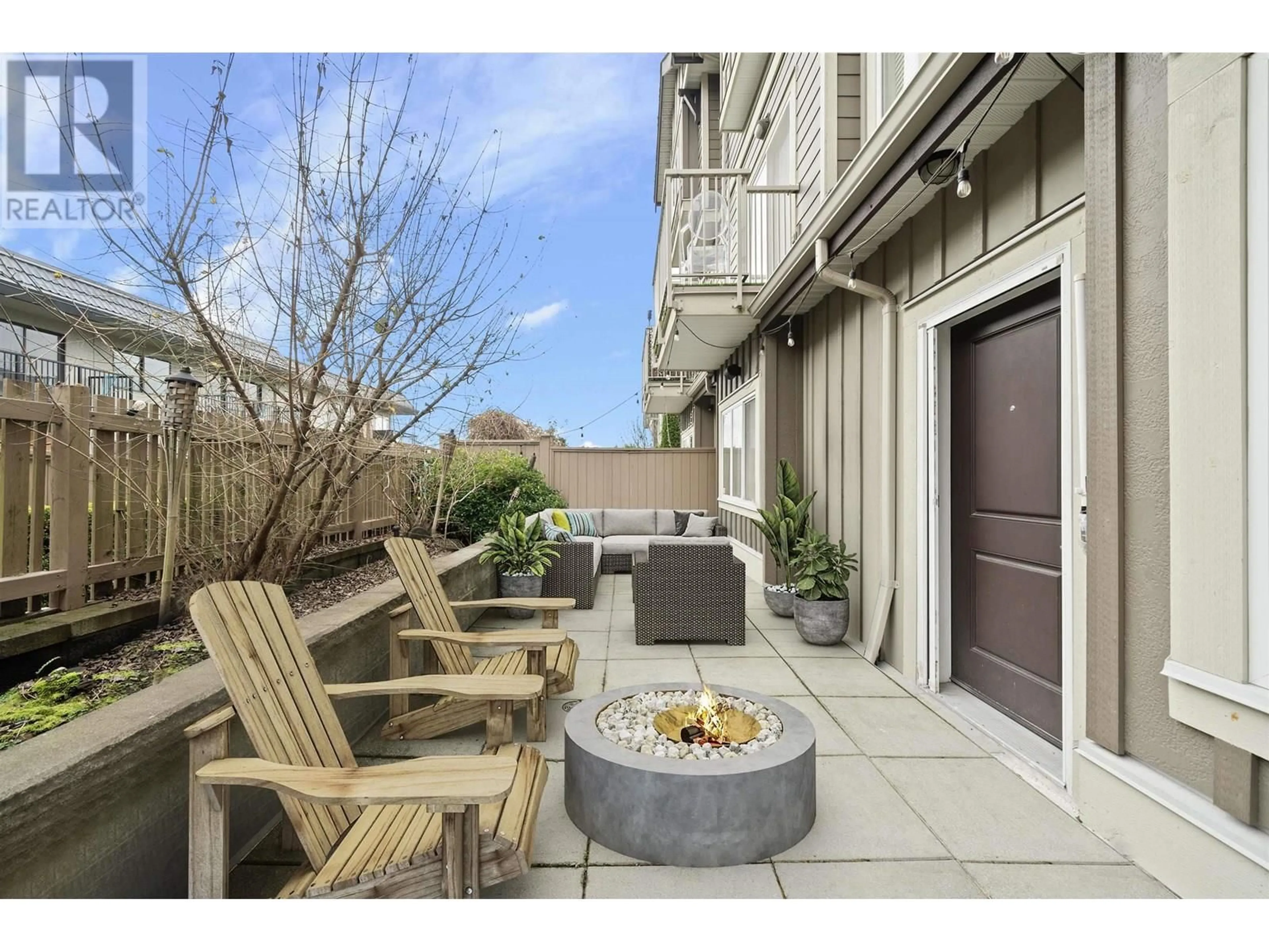 Patio, street for 110 - 368 ELLESMERE AVENUE, Burnaby British Columbia V5B3S9