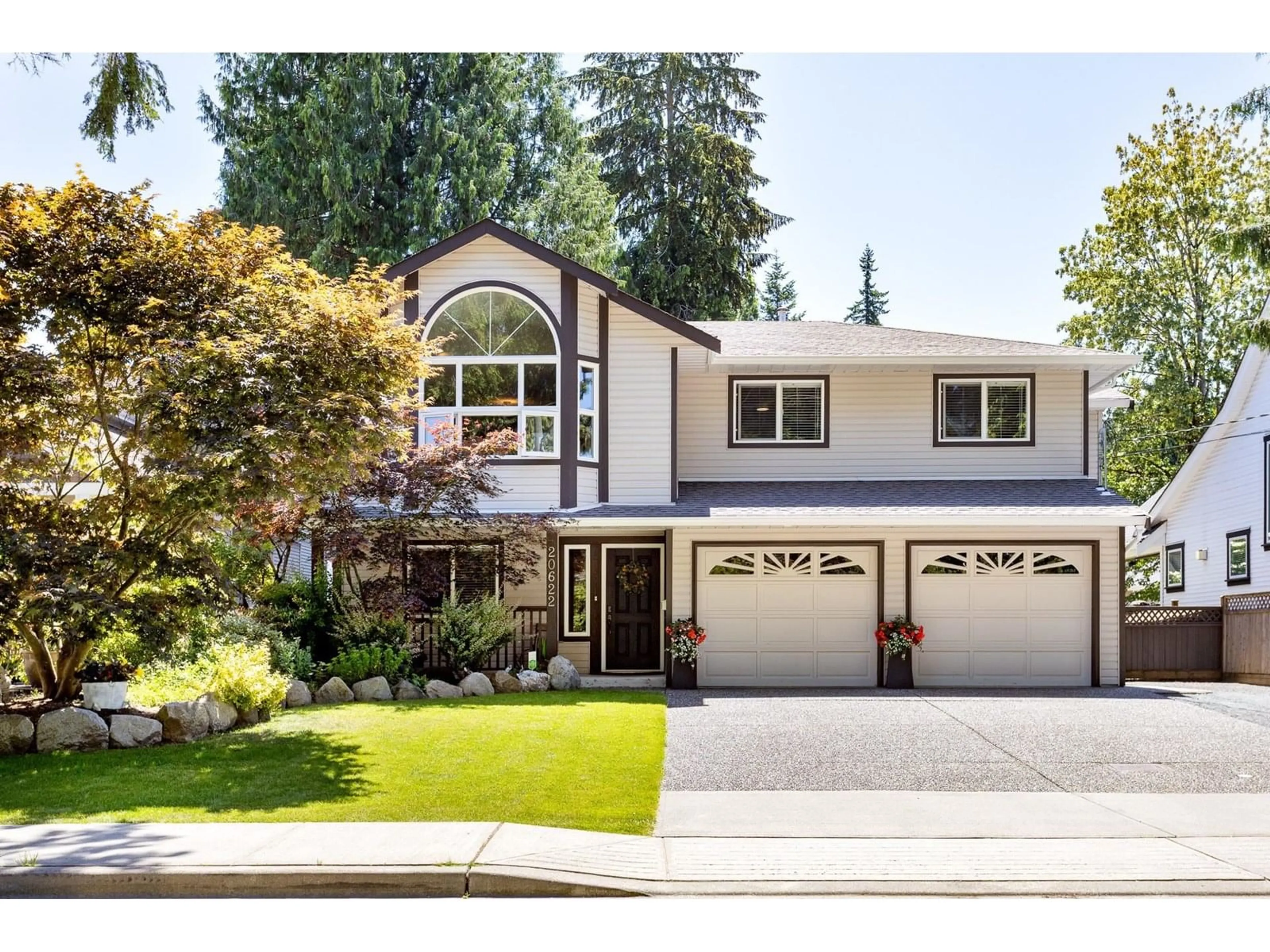 Home with vinyl exterior material, street for 20622 46A, Langley British Columbia V3A3J9