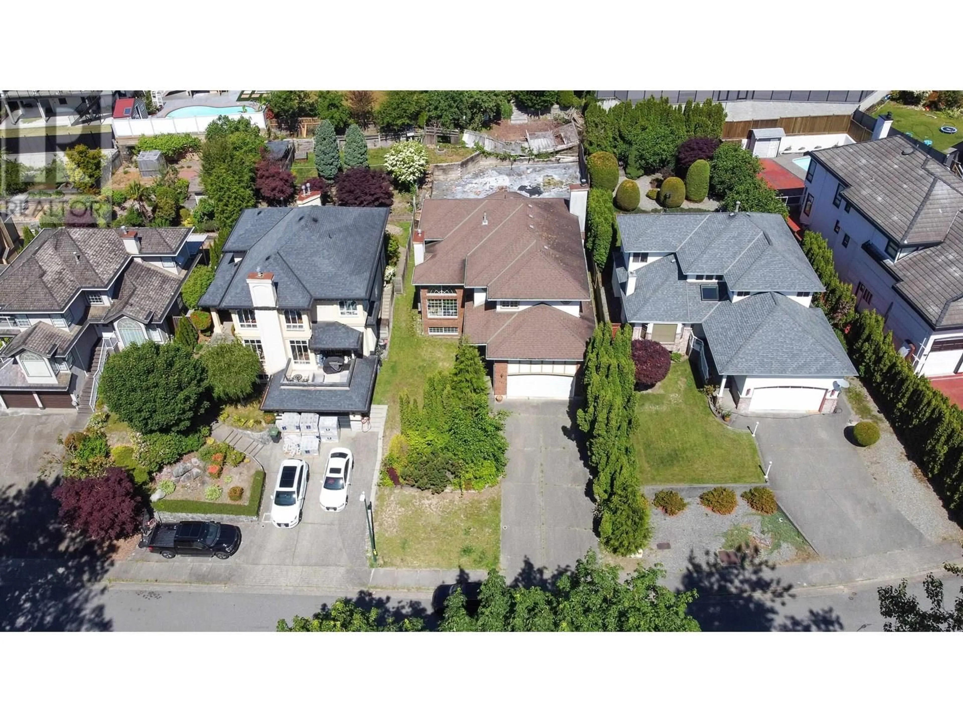 A pic from outside/outdoor area/front of a property/back of a property/a pic from drone, street for 2267 SORRENTO DRIVE, Coquitlam British Columbia V3K6P4