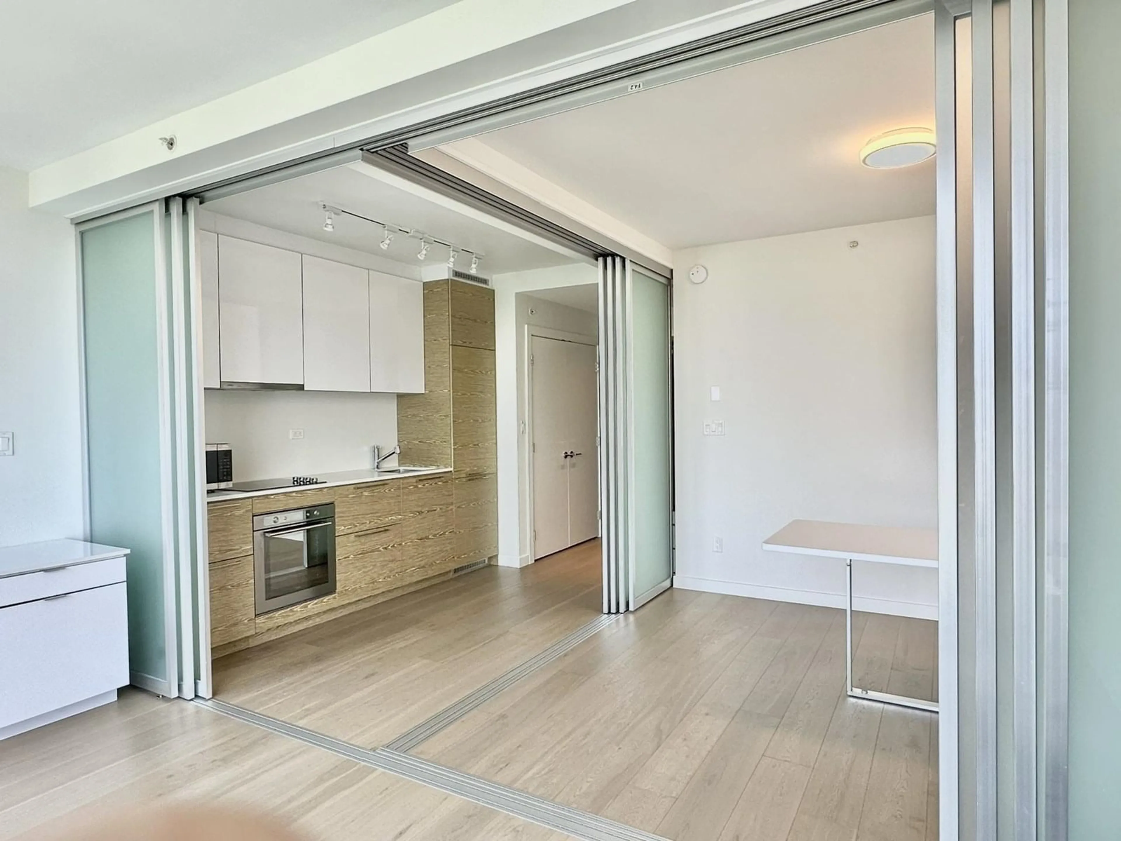 Unknown for 1007 - 13438 CENTRAL, Surrey British Columbia V3T0N2