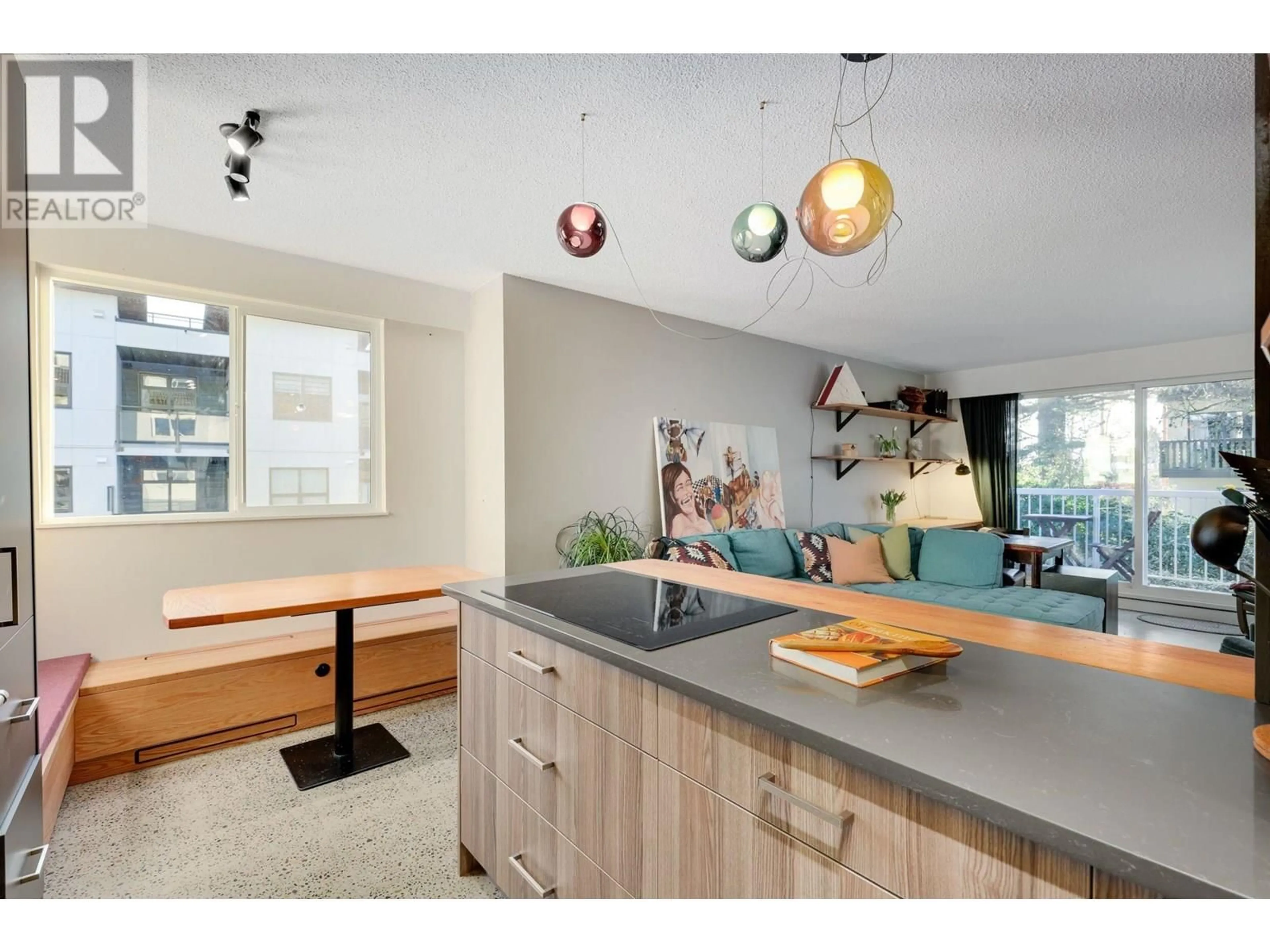 Unknown for 104 - 371 ELLESMERE AVENUE, Burnaby British Columbia V5B3T1