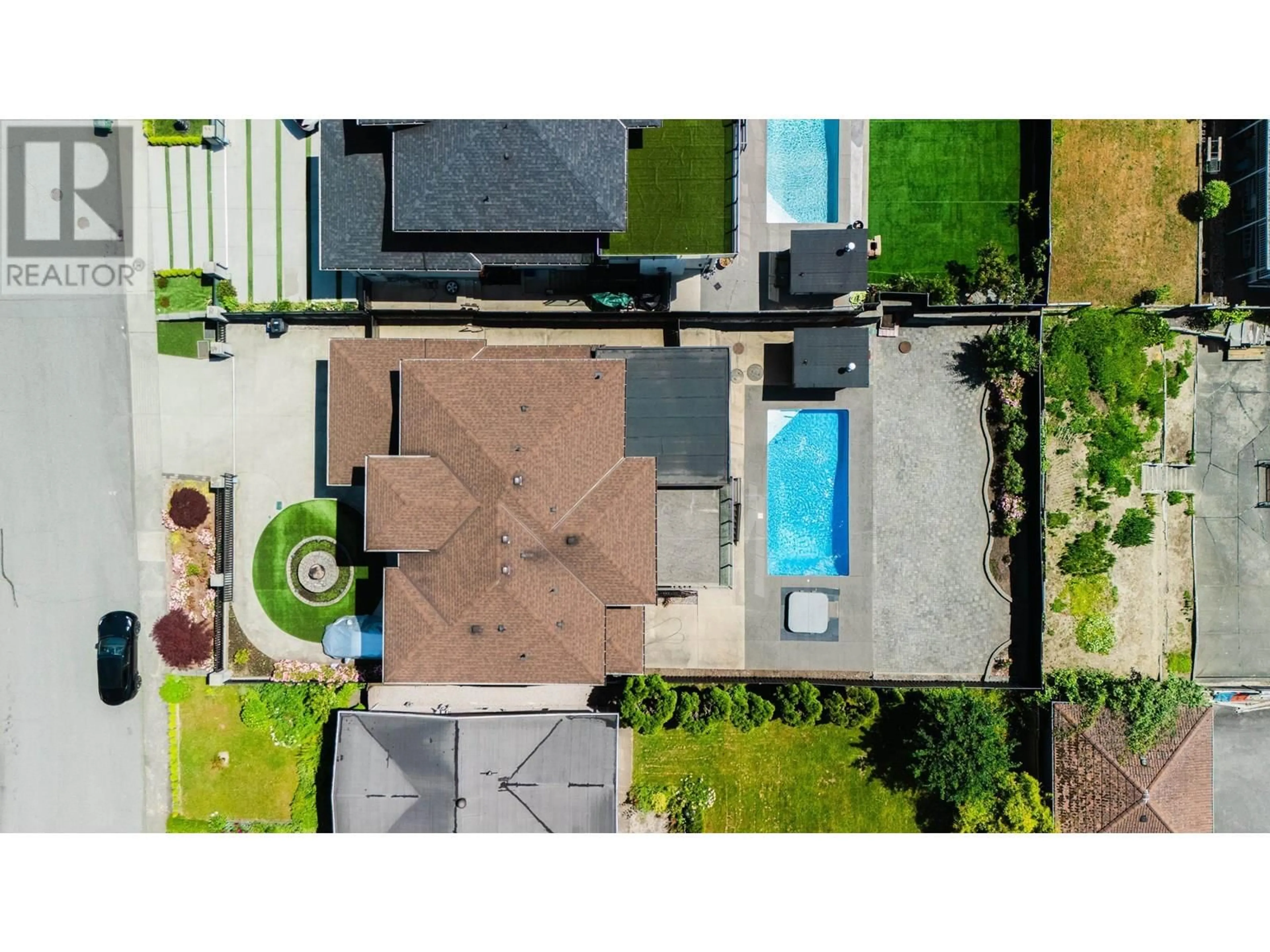 A pic from outside/outdoor area/front of a property/back of a property/a pic from drone, street for 6616 PARKDALE DRIVE, Burnaby British Columbia V5B2X5