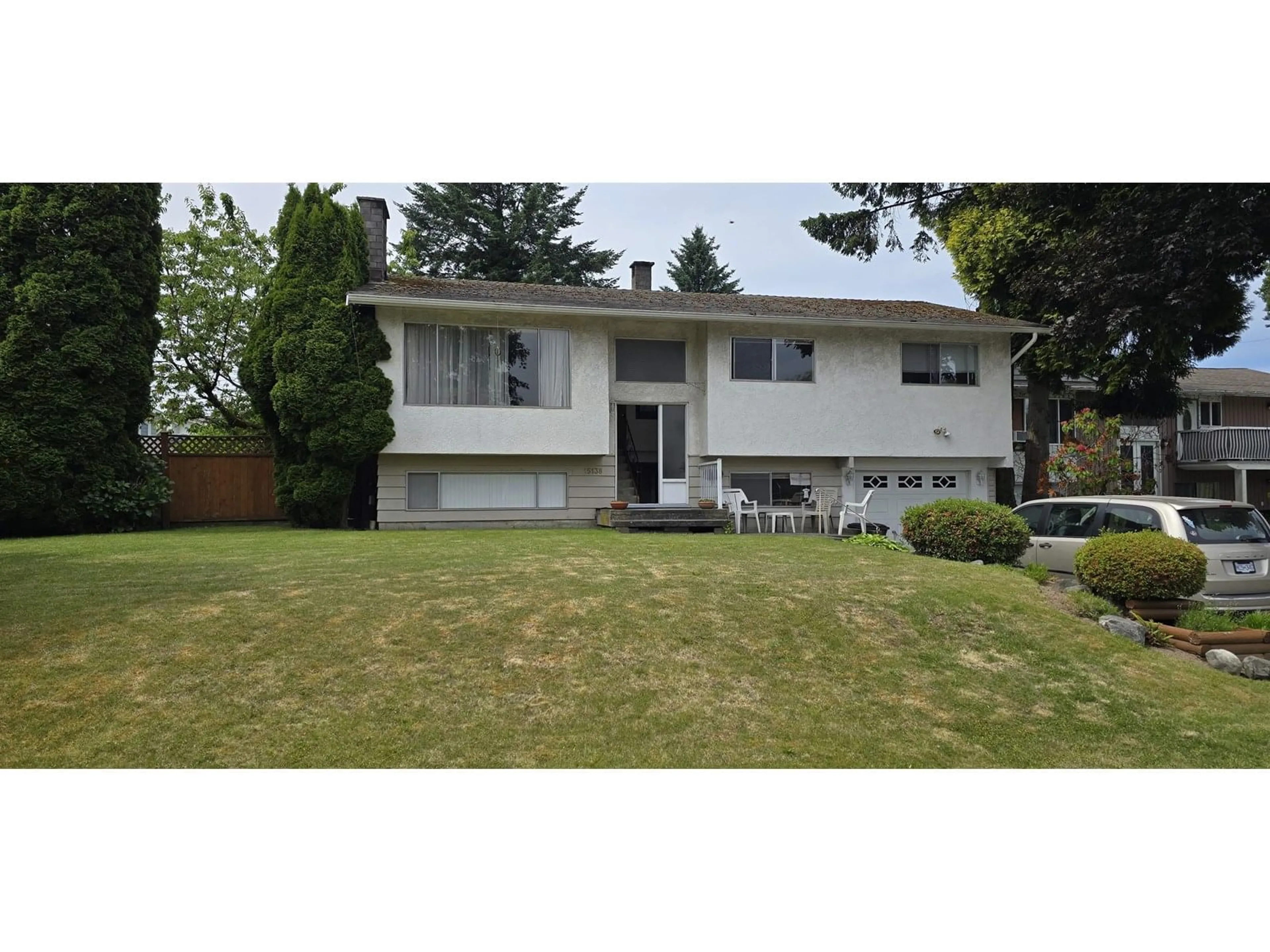 Home with vinyl exterior material, street for 15138 ROBIN, Surrey British Columbia V3R4X8