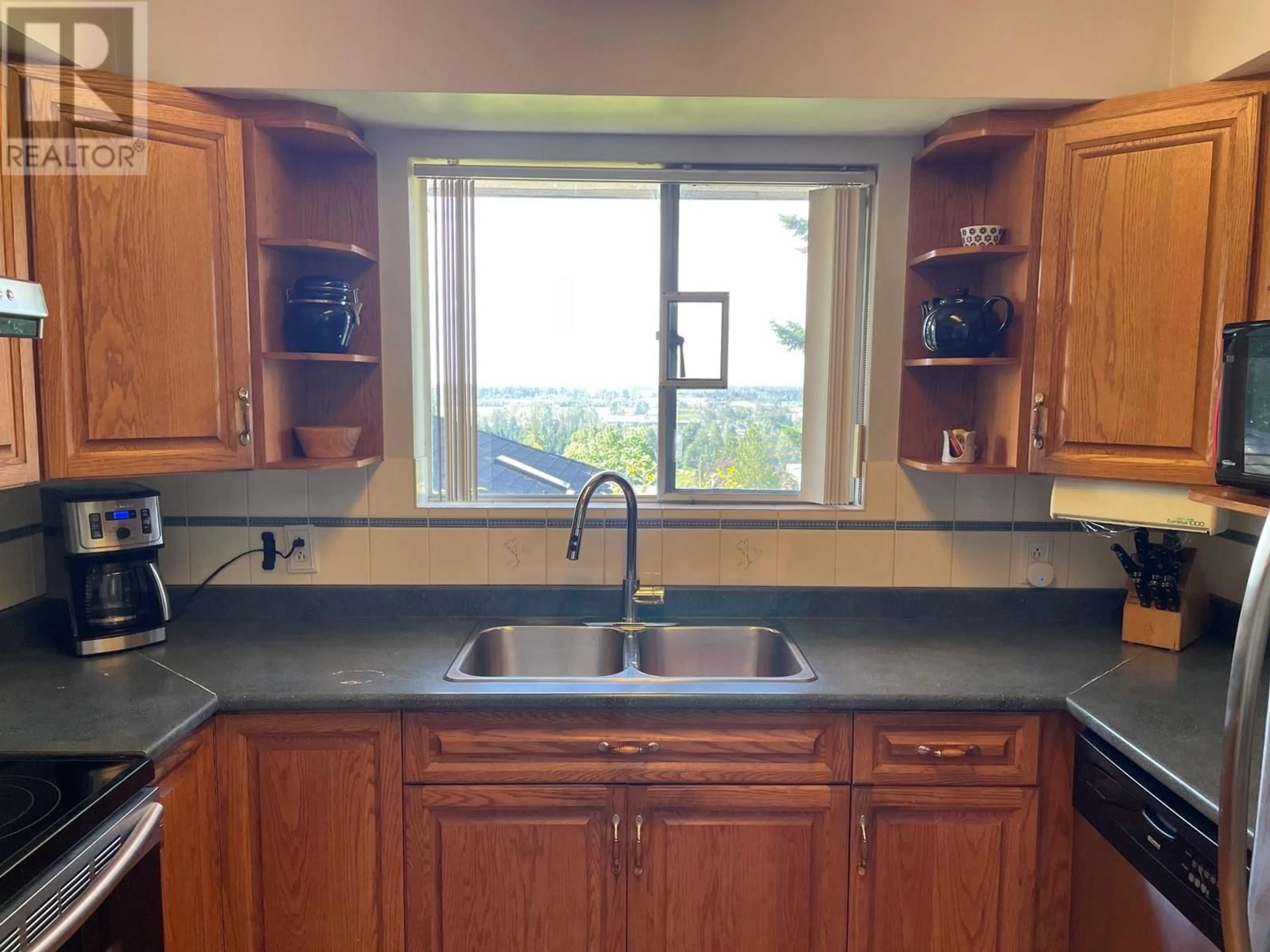 Standard kitchen, unknown for 8255 ROYAL OAK AVENUE, Burnaby British Columbia V5J4L1