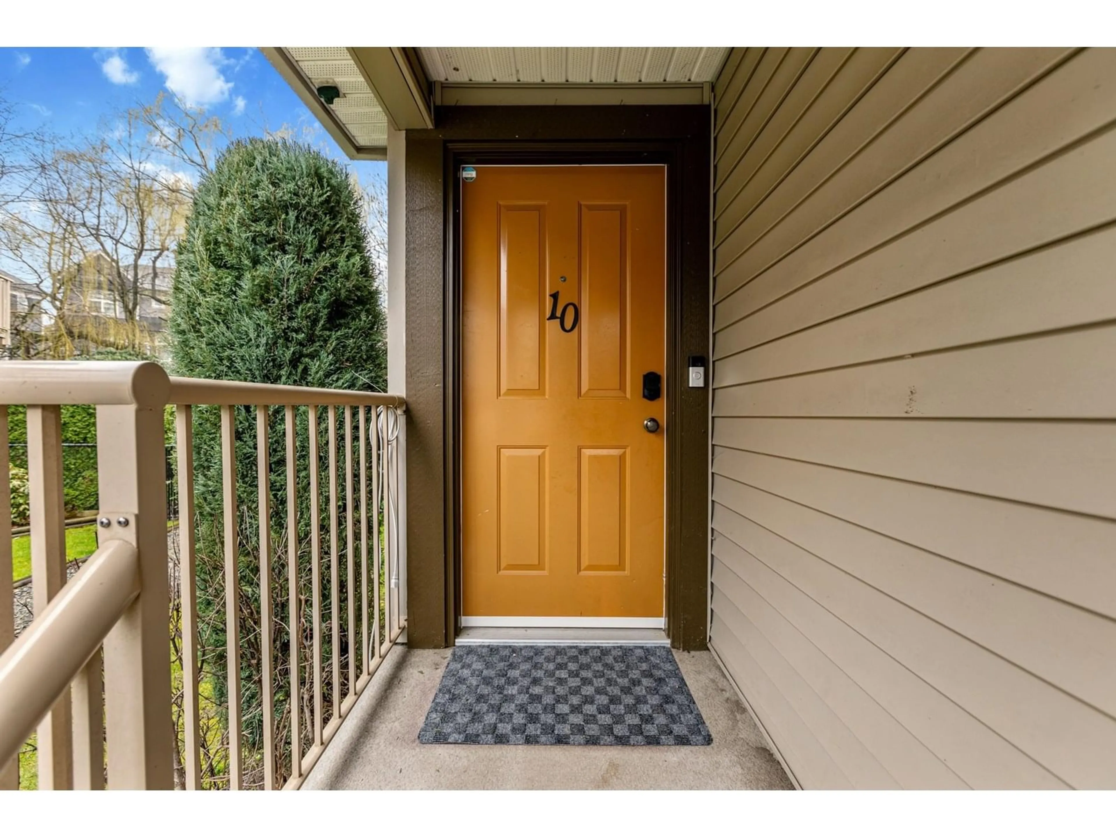 Indoor entryway for 10 - 46778 HUDSON ROAD, Chilliwack British Columbia V2R0K4