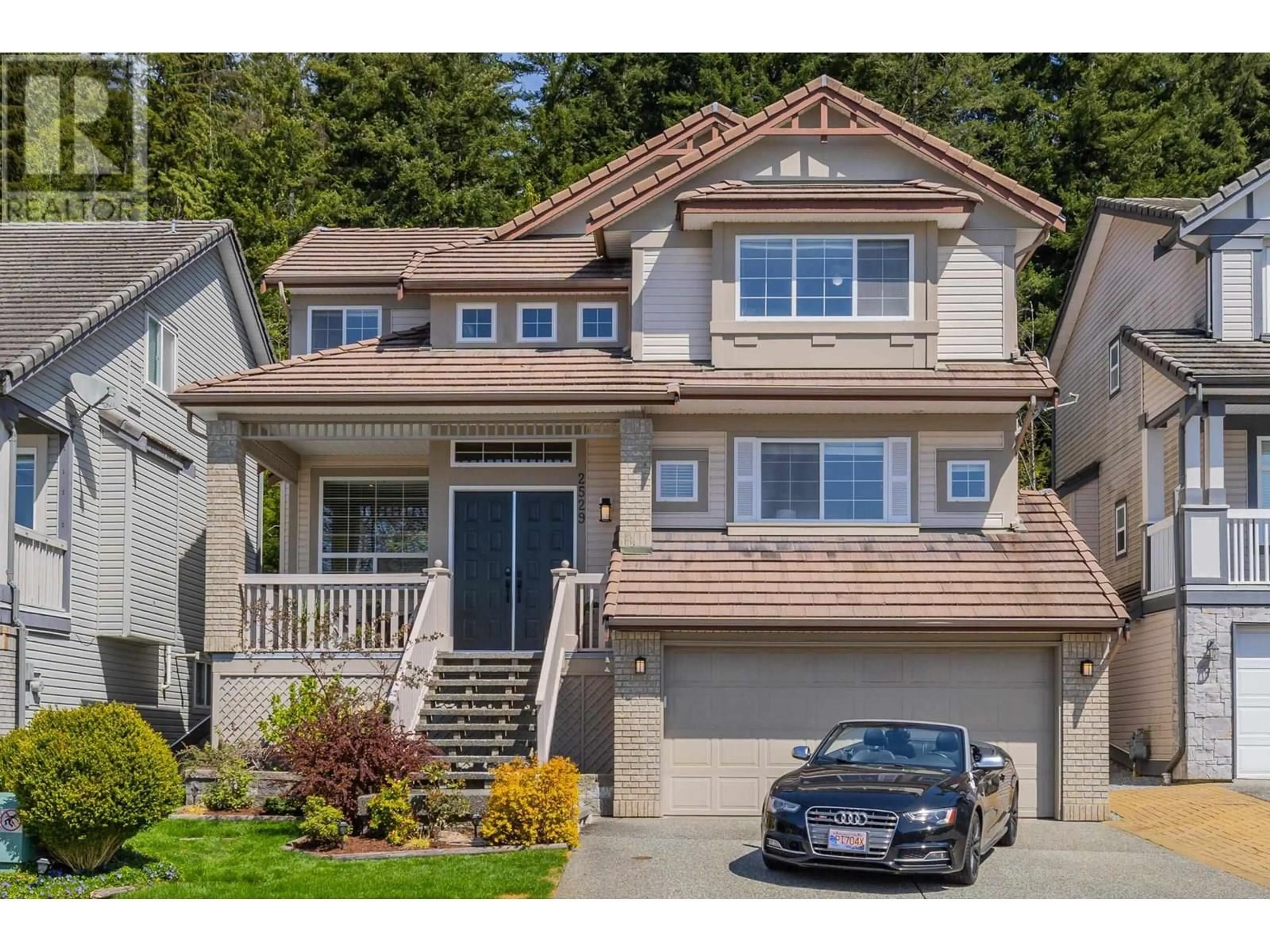 Home with vinyl exterior material, street for 2529 PLATINUM LANE, Coquitlam British Columbia V3E3L1