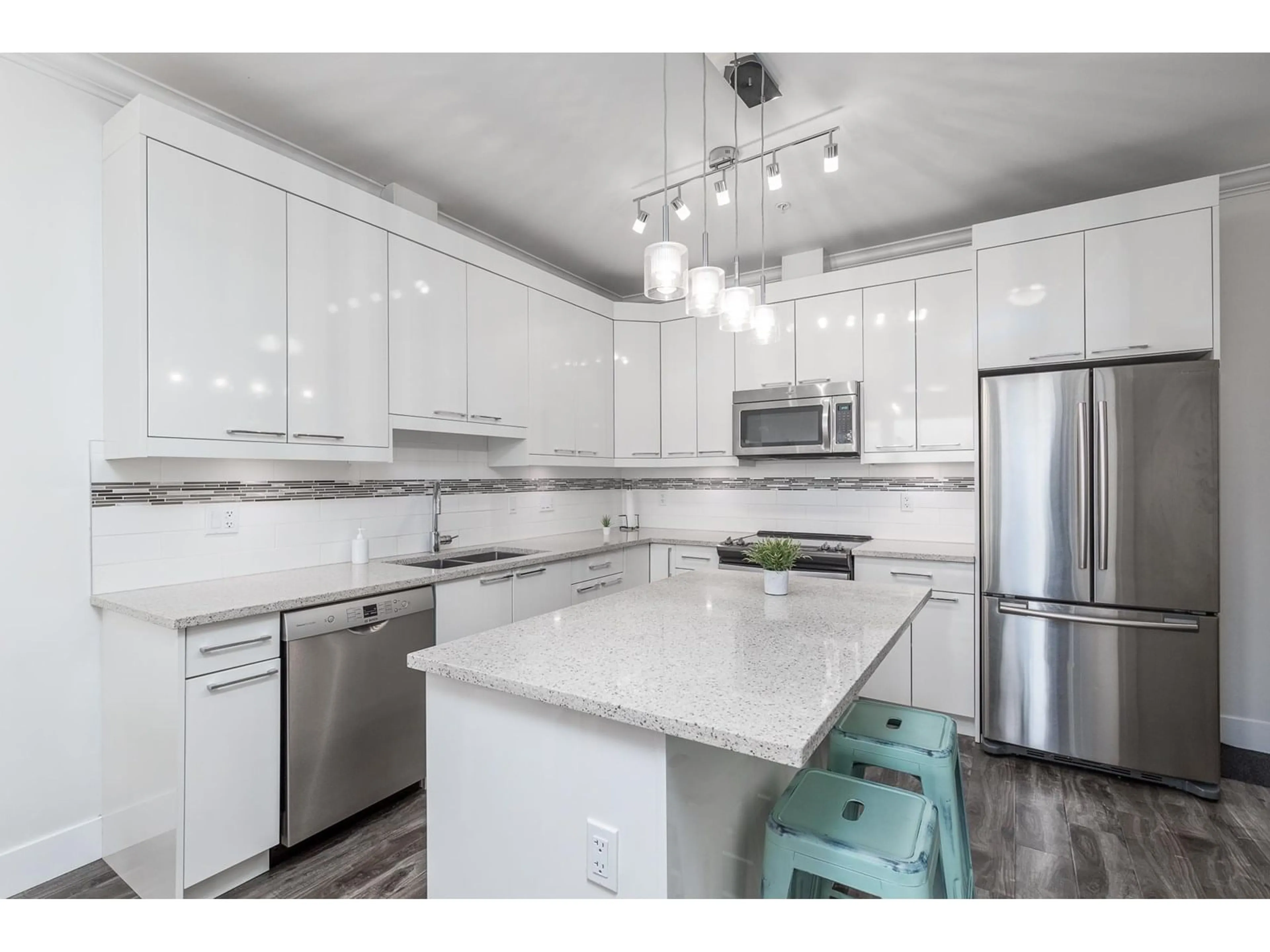 Open concept kitchen, ceramic/tile floor for 508 - 19228 64, Surrey British Columbia V3S7C9