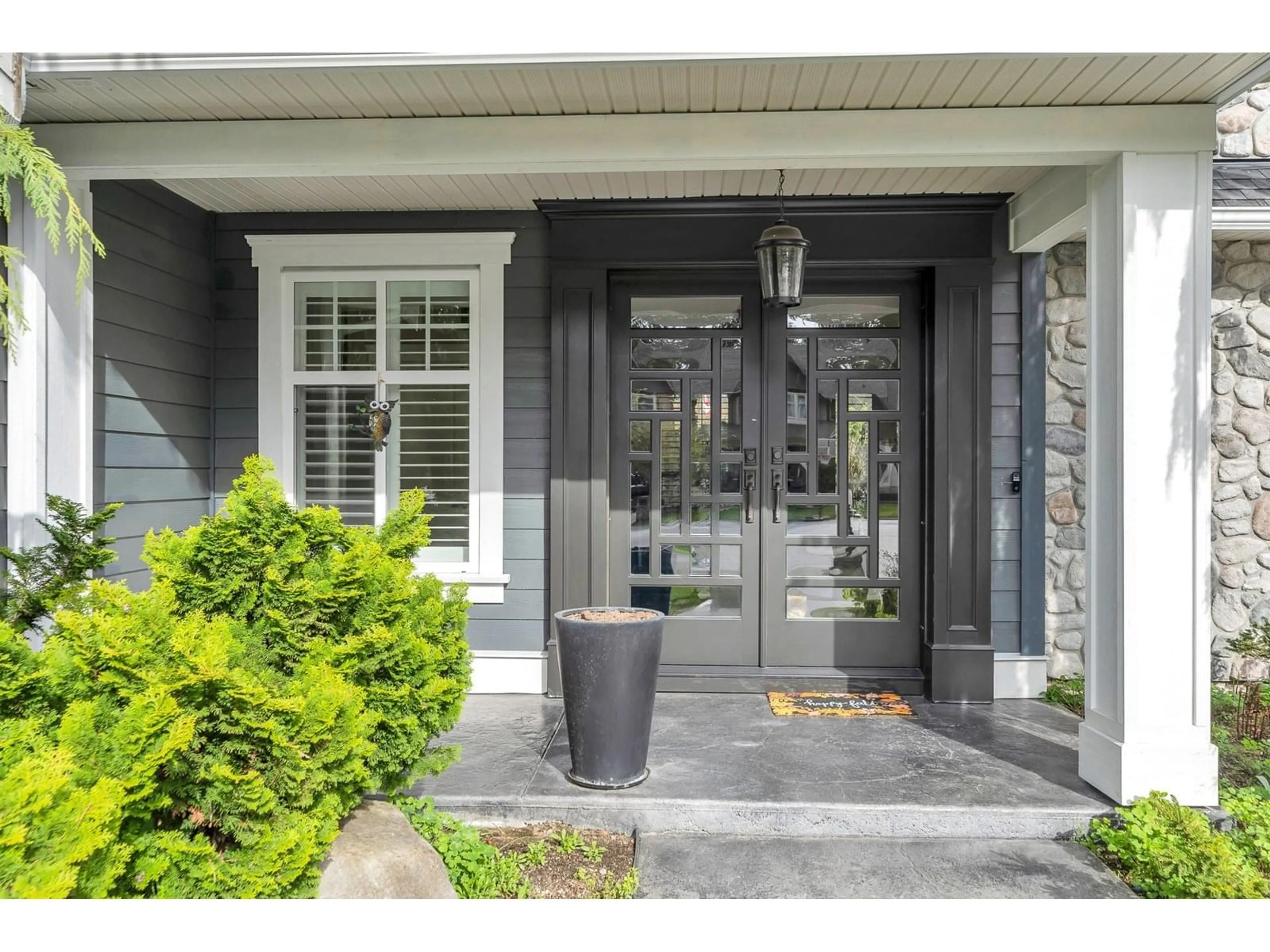 Indoor entryway for 9318 205, Langley British Columbia V1M1B8