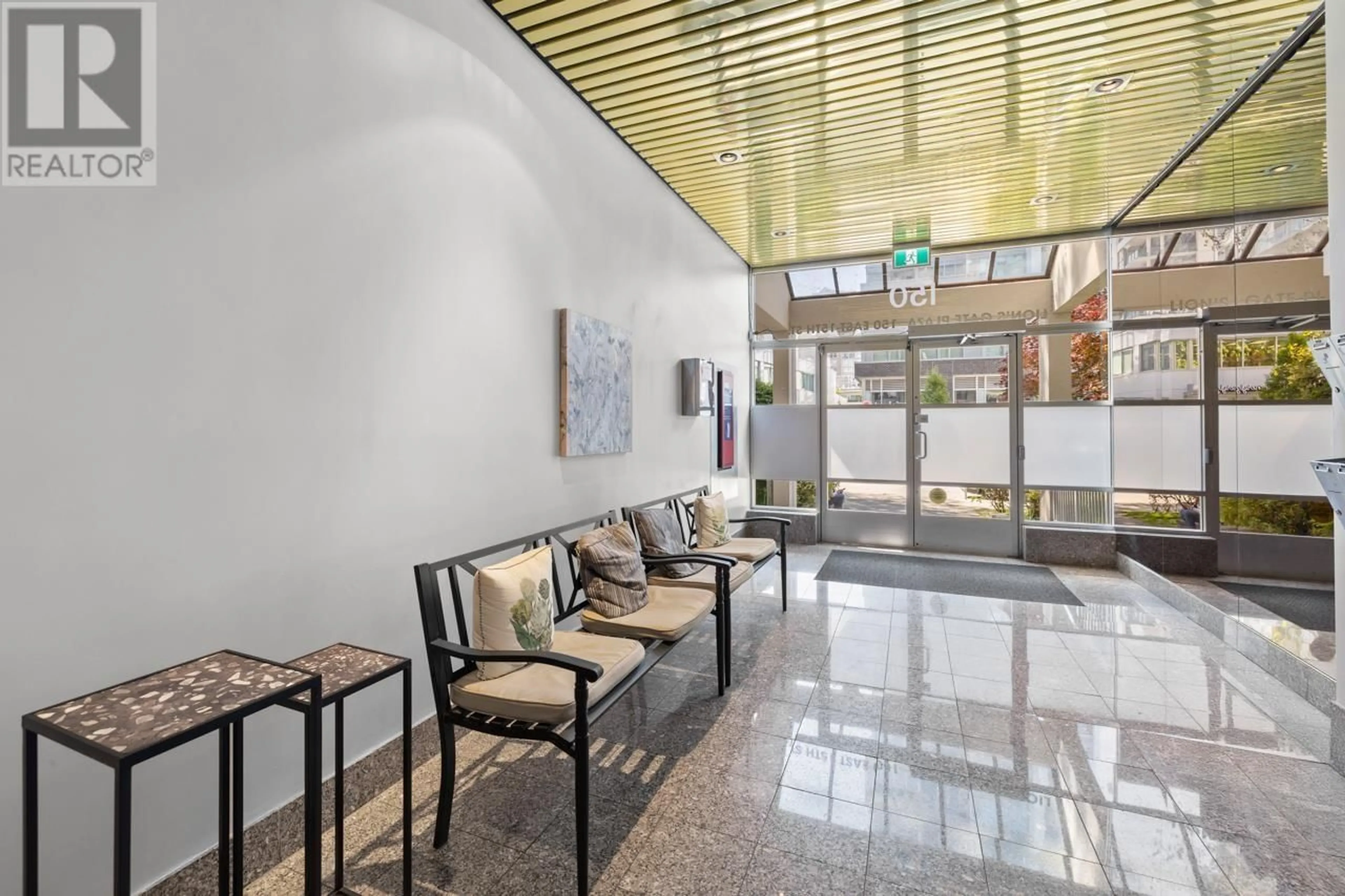 Lobby for 201 - 150 15TH STREET, North Vancouver British Columbia V7L4N9
