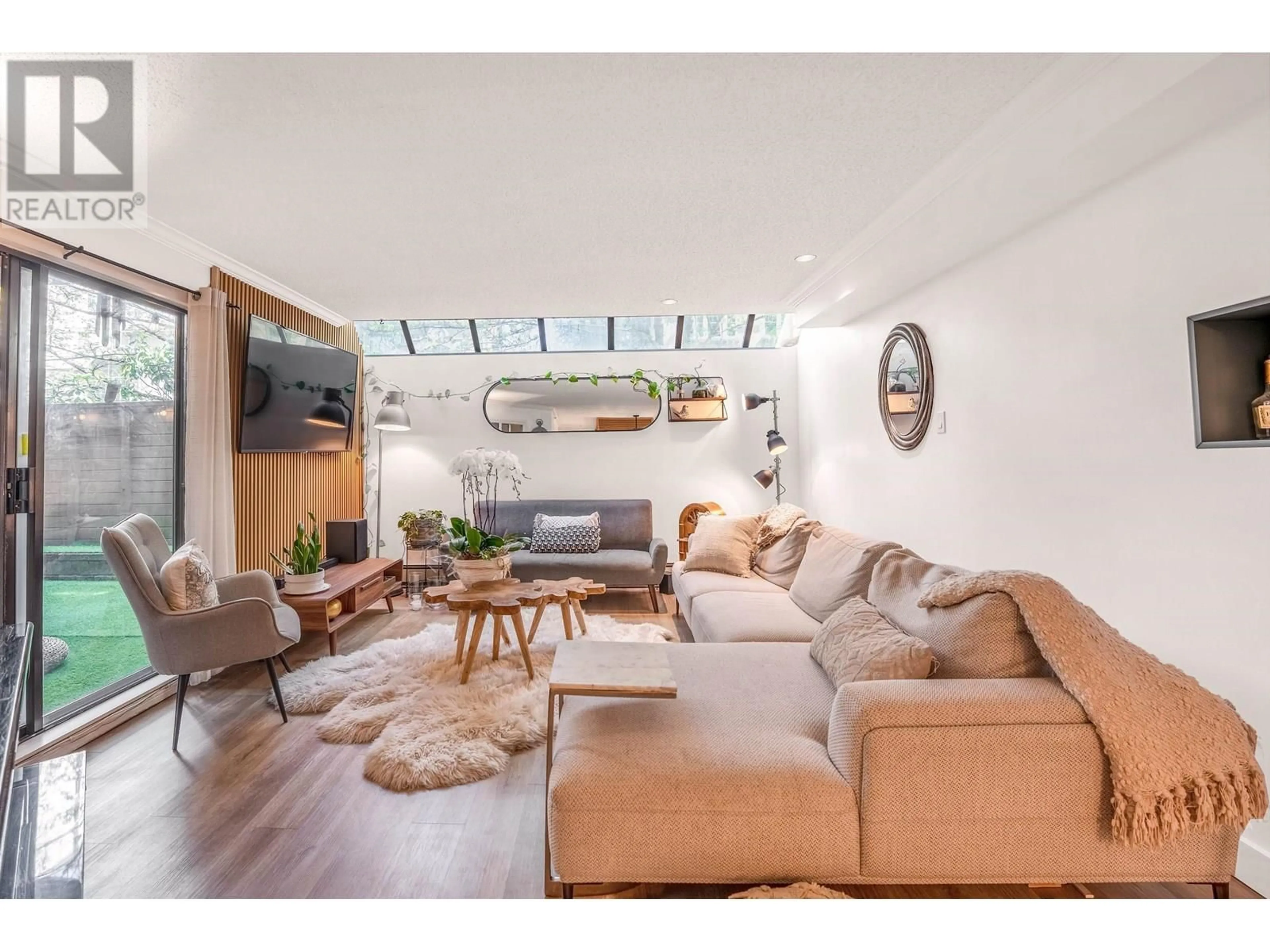 Living room with furniture, unknown for 216 - 1500 PENDRELL STREET, Vancouver British Columbia V6G3A5