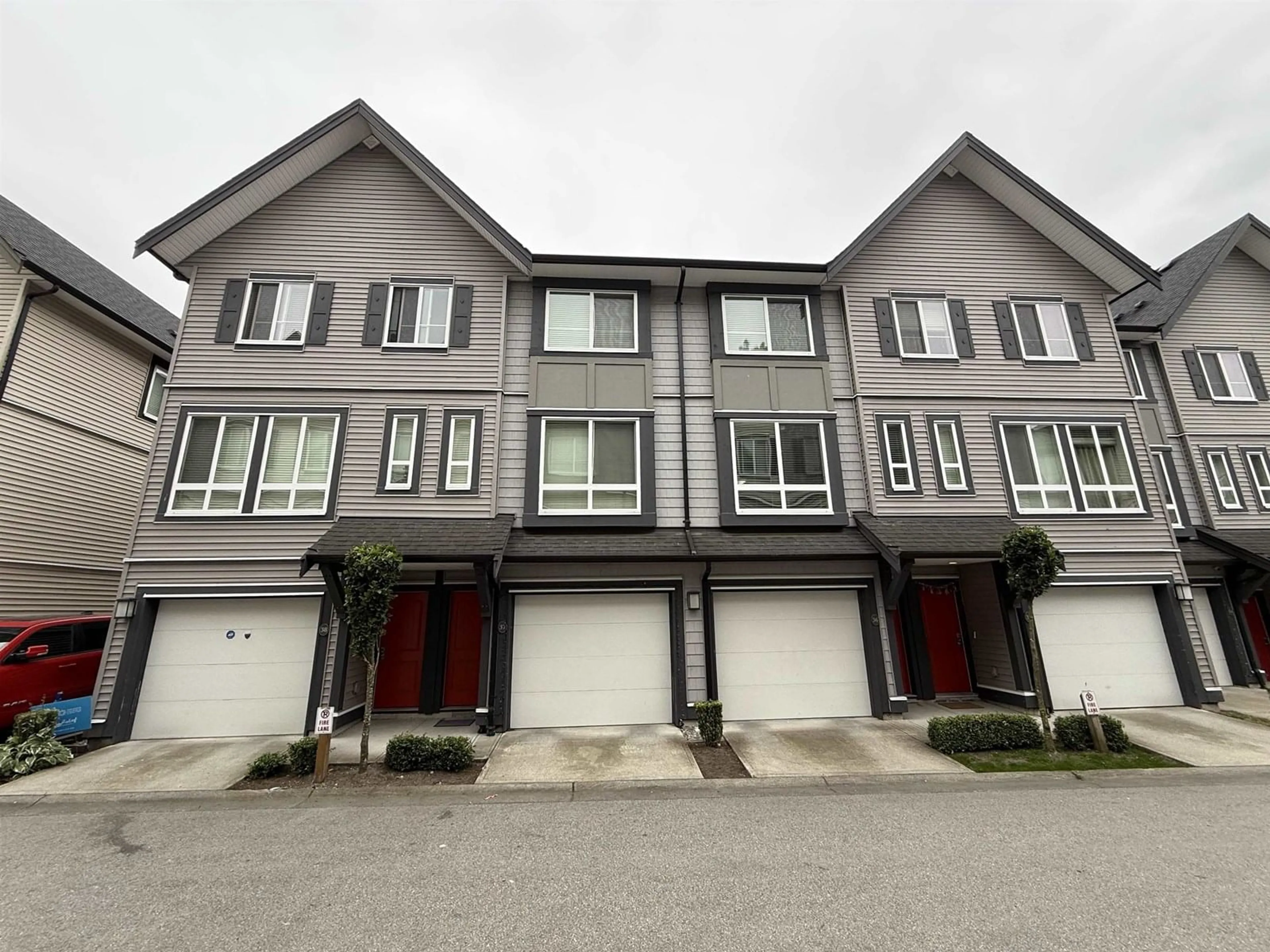 A pic from outside/outdoor area/front of a property/back of a property/a pic from drone, street for 37 - 14555 68, Surrey British Columbia V3S2A8