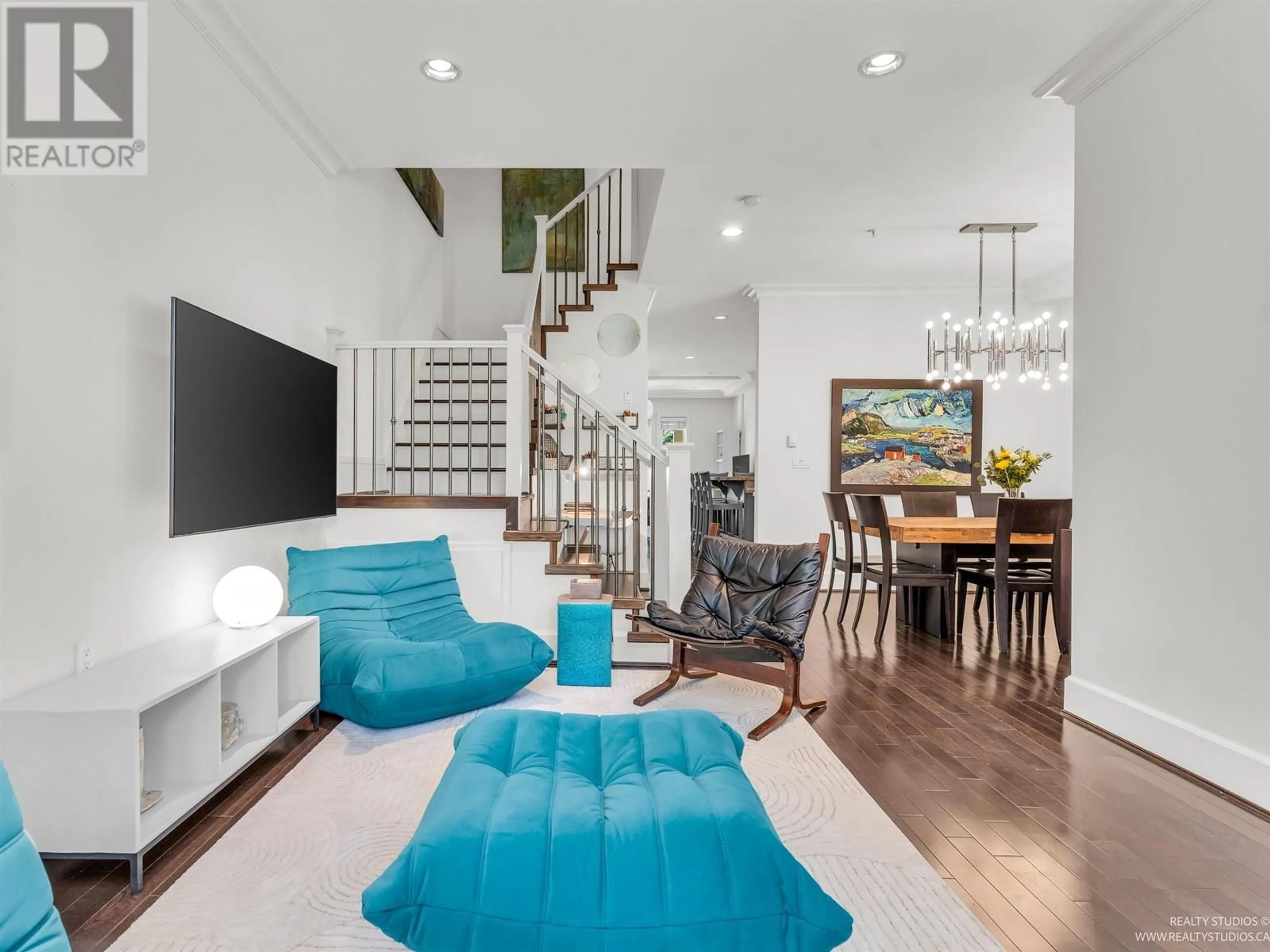 Living room with furniture, unknown for 388 11TH AVENUE, Vancouver British Columbia V5Y1T2