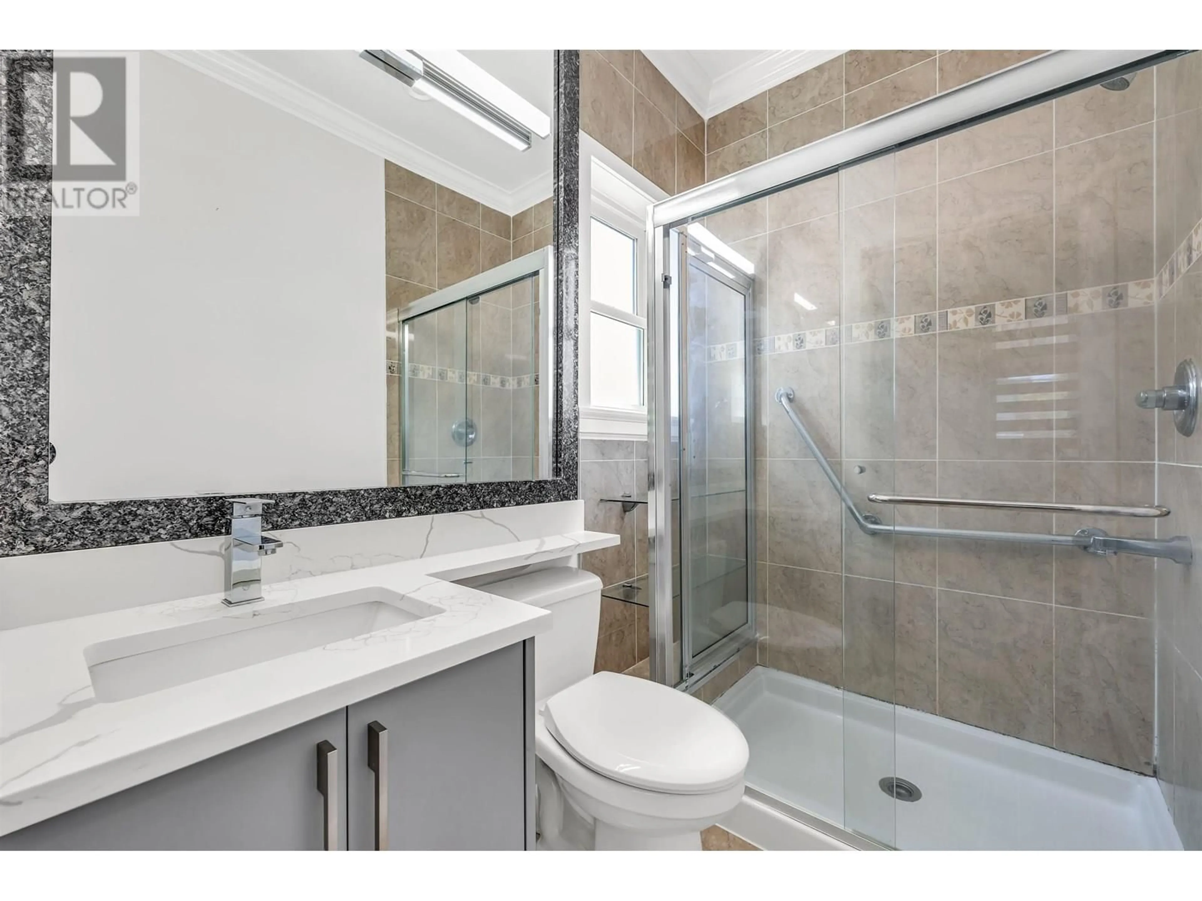Standard bathroom, ceramic/tile floor for 5688 SHERBROOKE STREET, Vancouver British Columbia V5W1R3