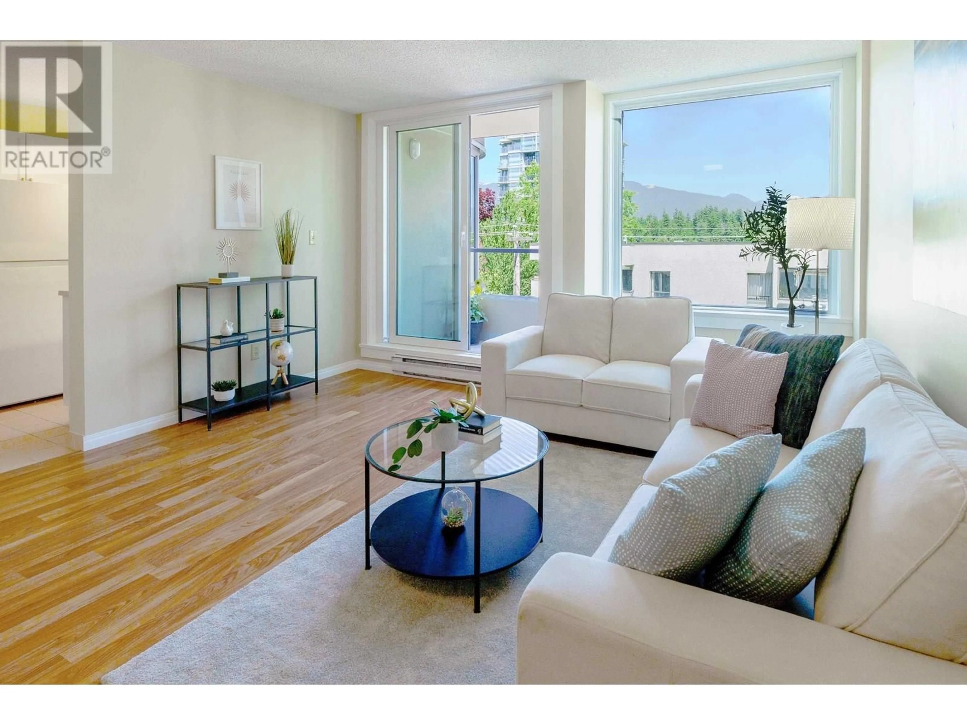 Living room with furniture, unknown for 402 - 1845 ROBSON STREET, Vancouver British Columbia V8G1E4