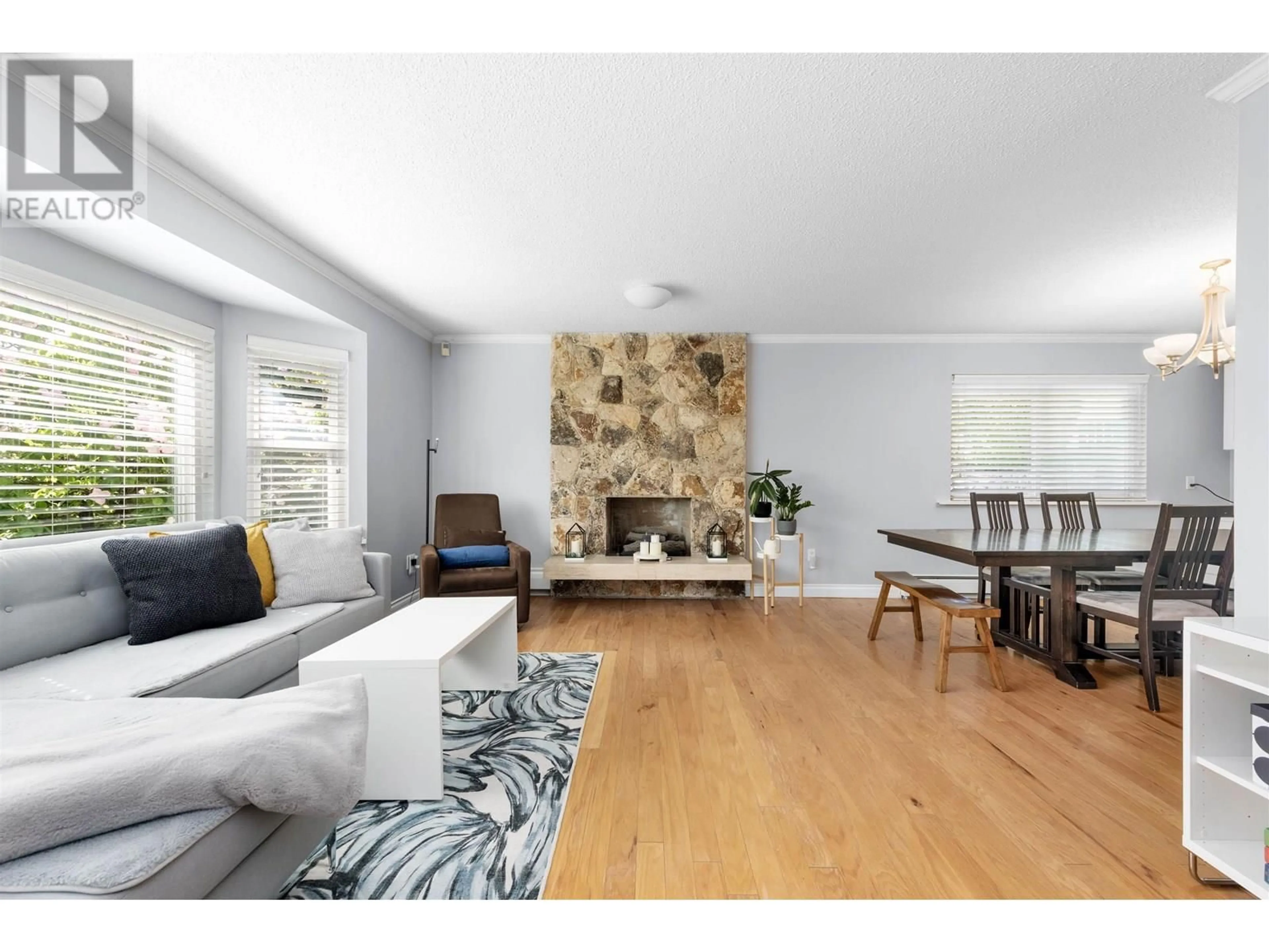 Living room with furniture, wood/laminate floor for 8909 ASPEN PLACE, Burnaby British Columbia V3N4P3
