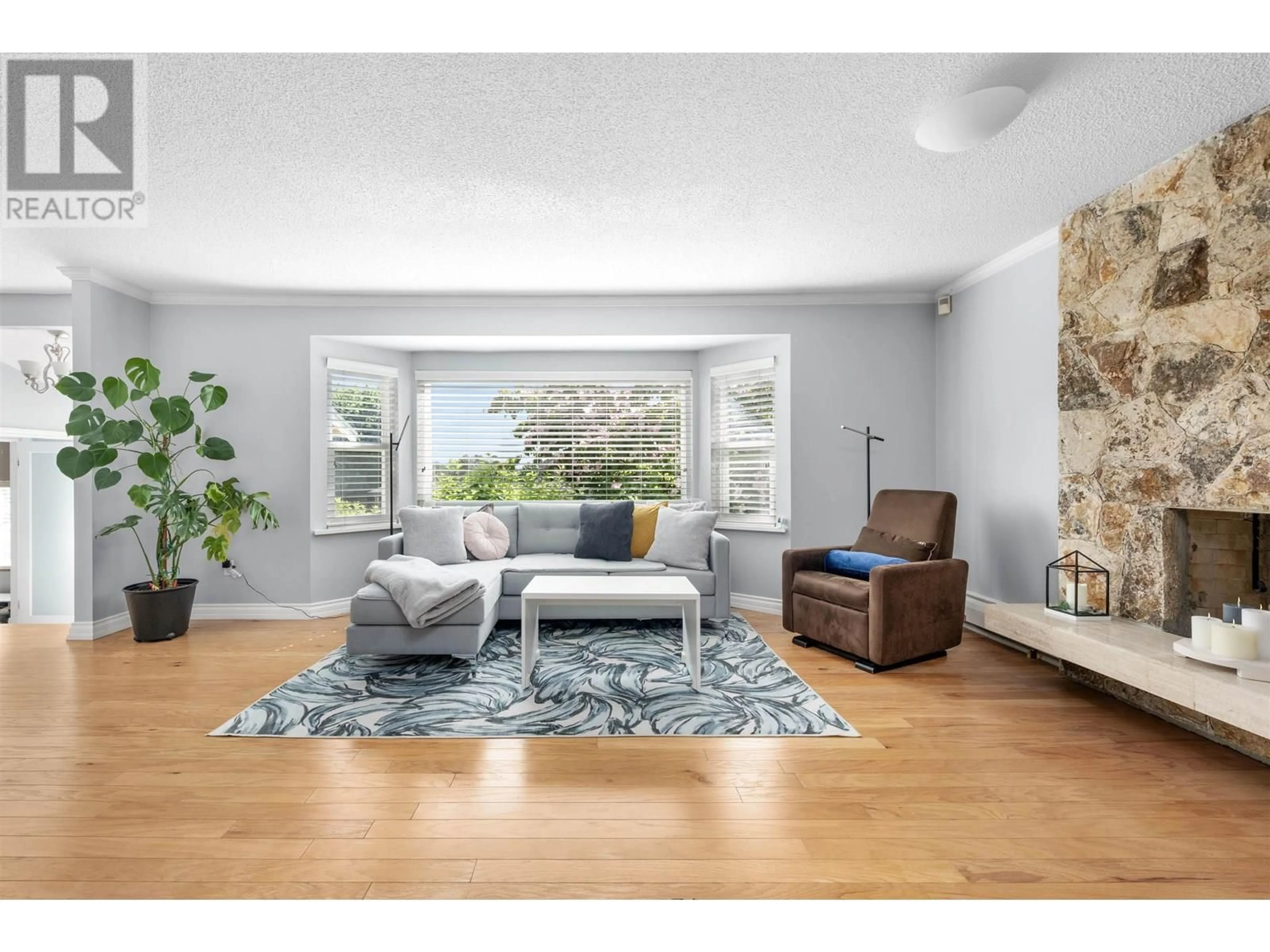 Living room with furniture, unknown for 8909 ASPEN PLACE, Burnaby British Columbia V3N4P3