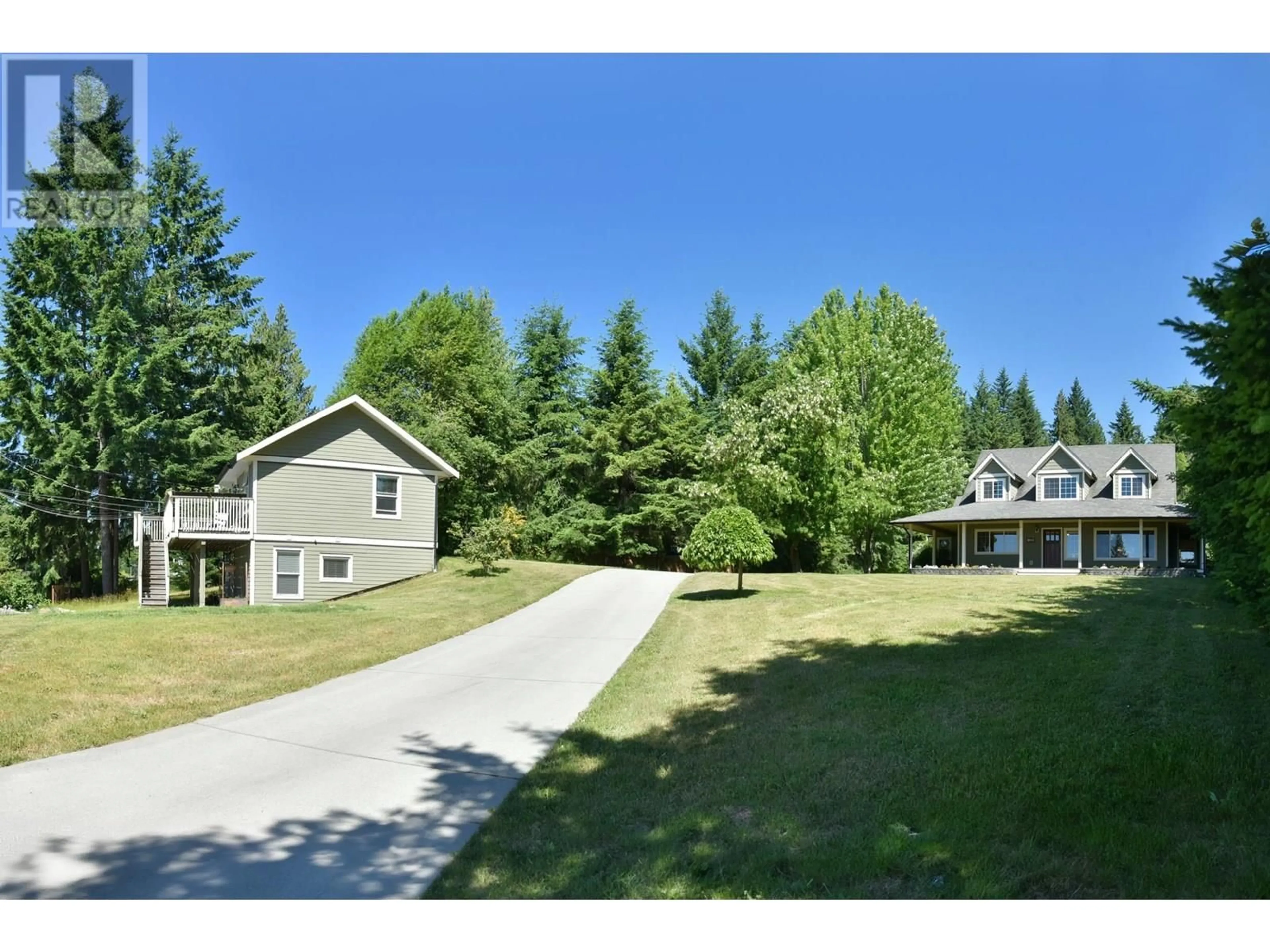 A pic from outside/outdoor area/front of a property/back of a property/a pic from drone, unknown for 1000 CEMETERY ROAD, Gibsons British Columbia V0N1V7